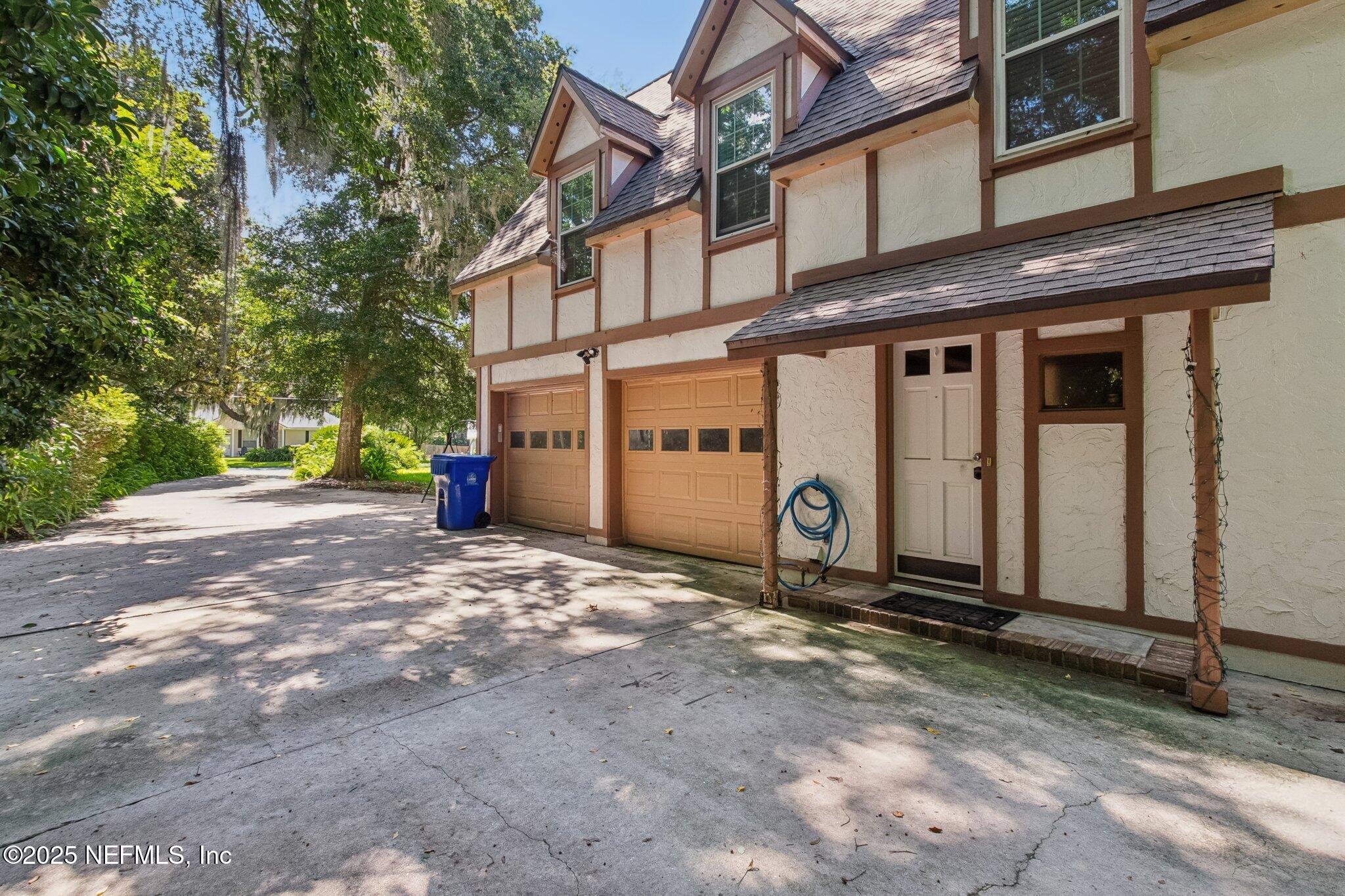 5210 RIVER PARK VILLAS Drive