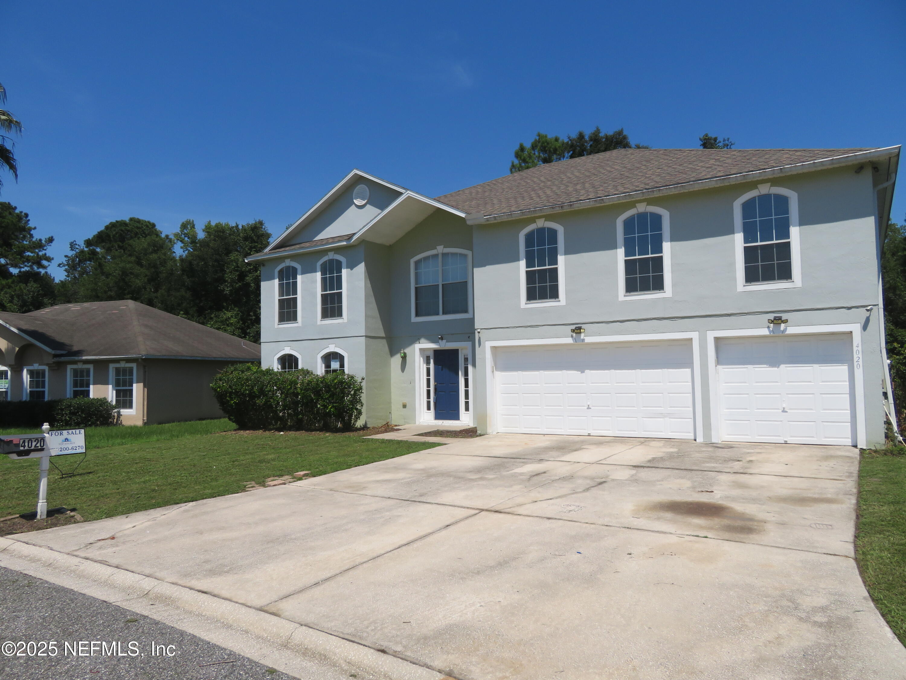 4020 HALF MOON Circle