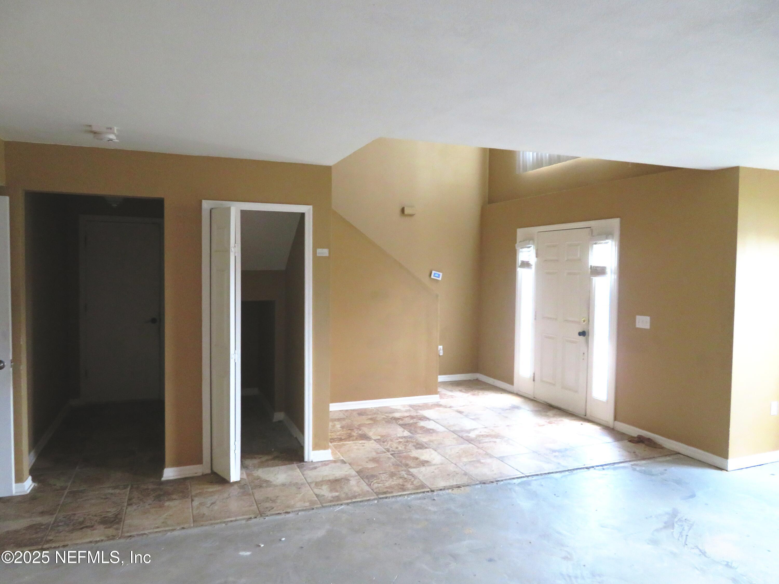 4020 HALF MOON Circle