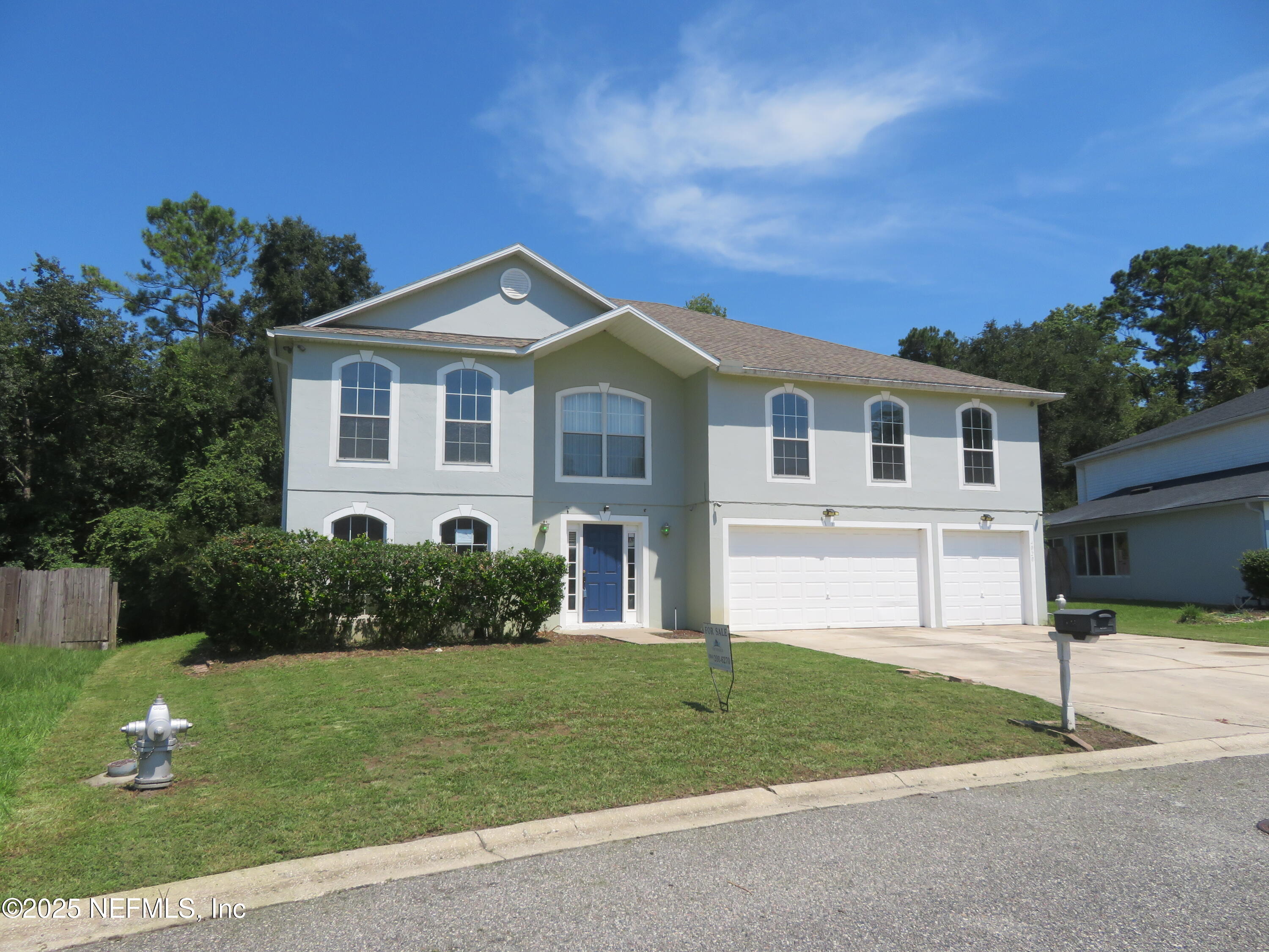 4020 HALF MOON Circle