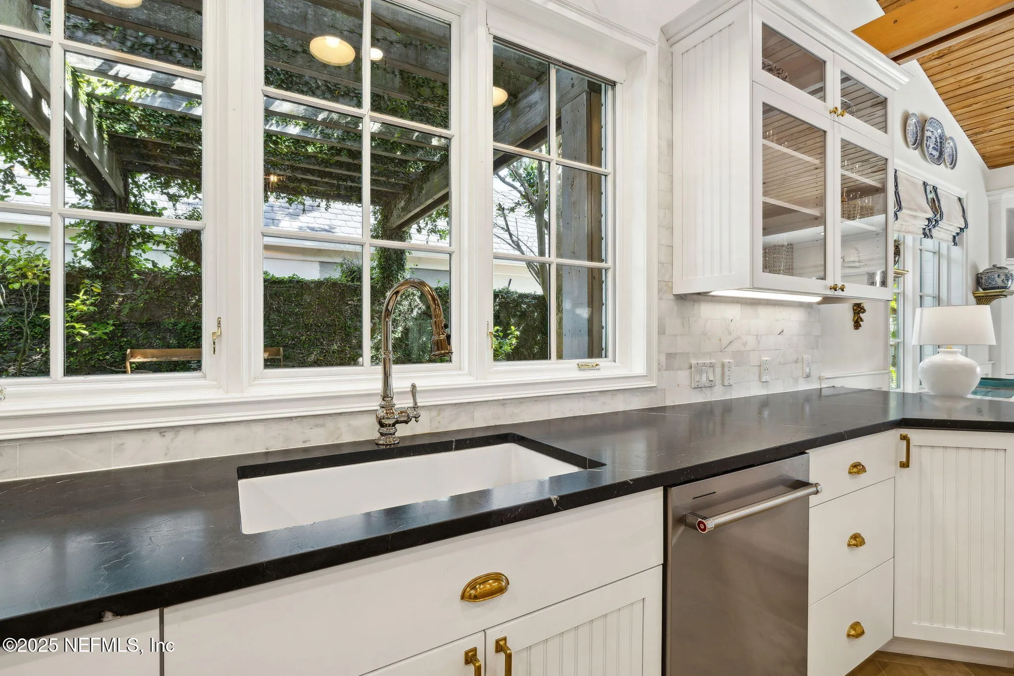 Jacksonville, Florida 32210, United States, 3 Bedrooms Bedrooms, ,4 BathroomsBathrooms,Residential,Pending,136315