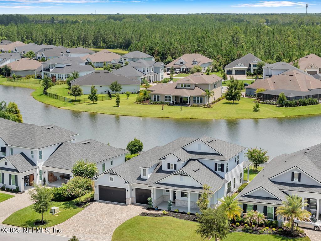 246 GLENNEYRE Circle