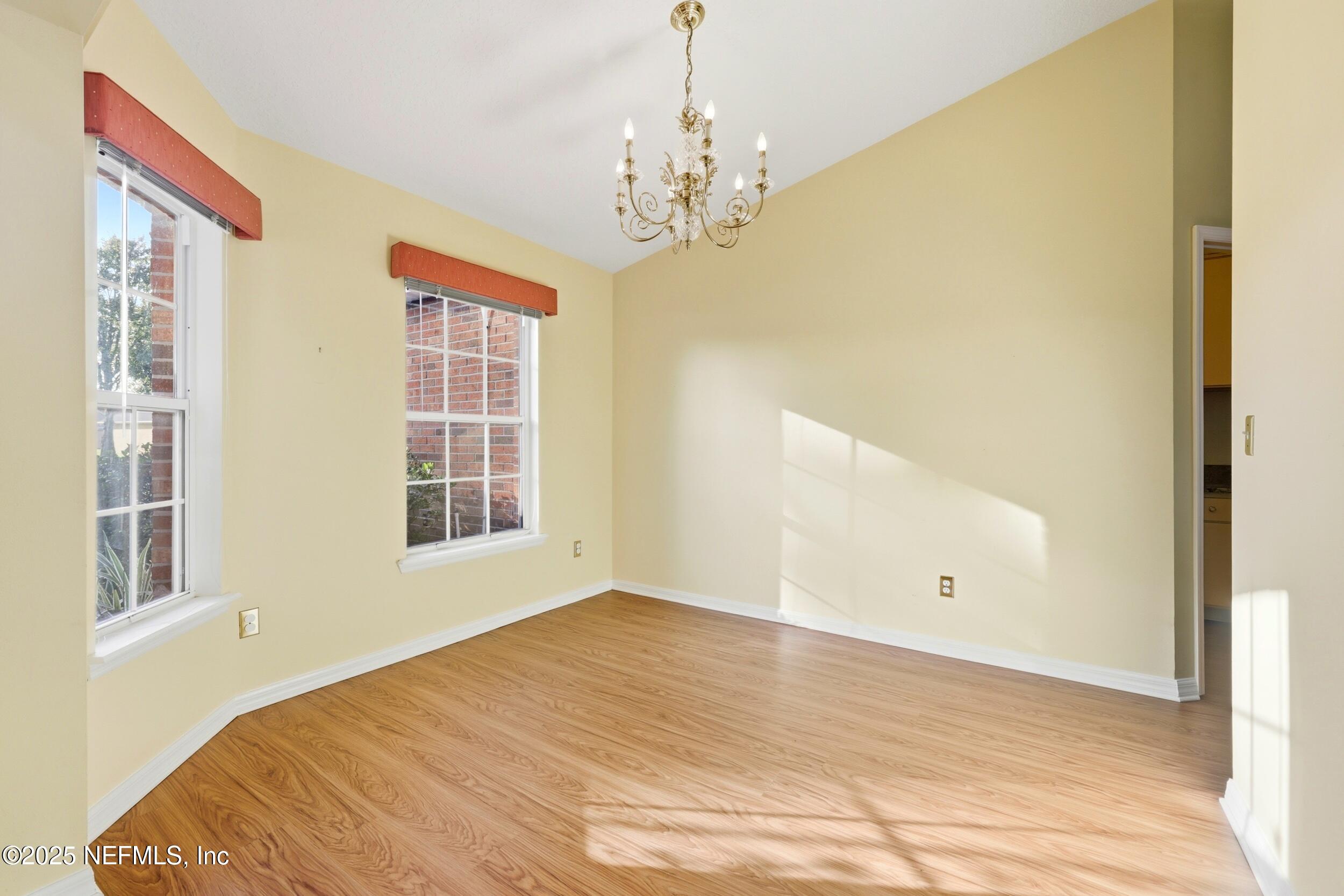 120 SUMMER TREE Court