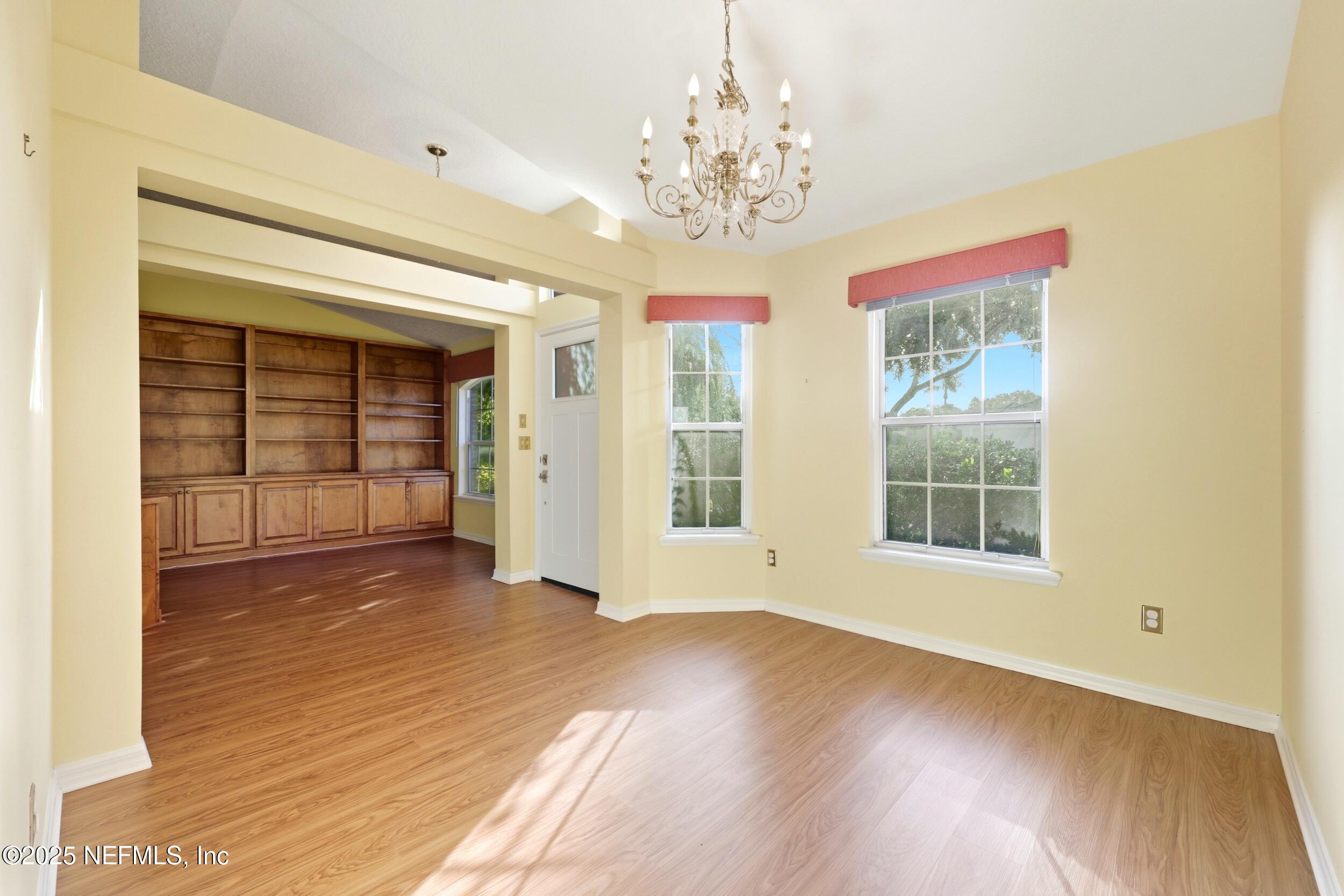 120 SUMMER TREE Court