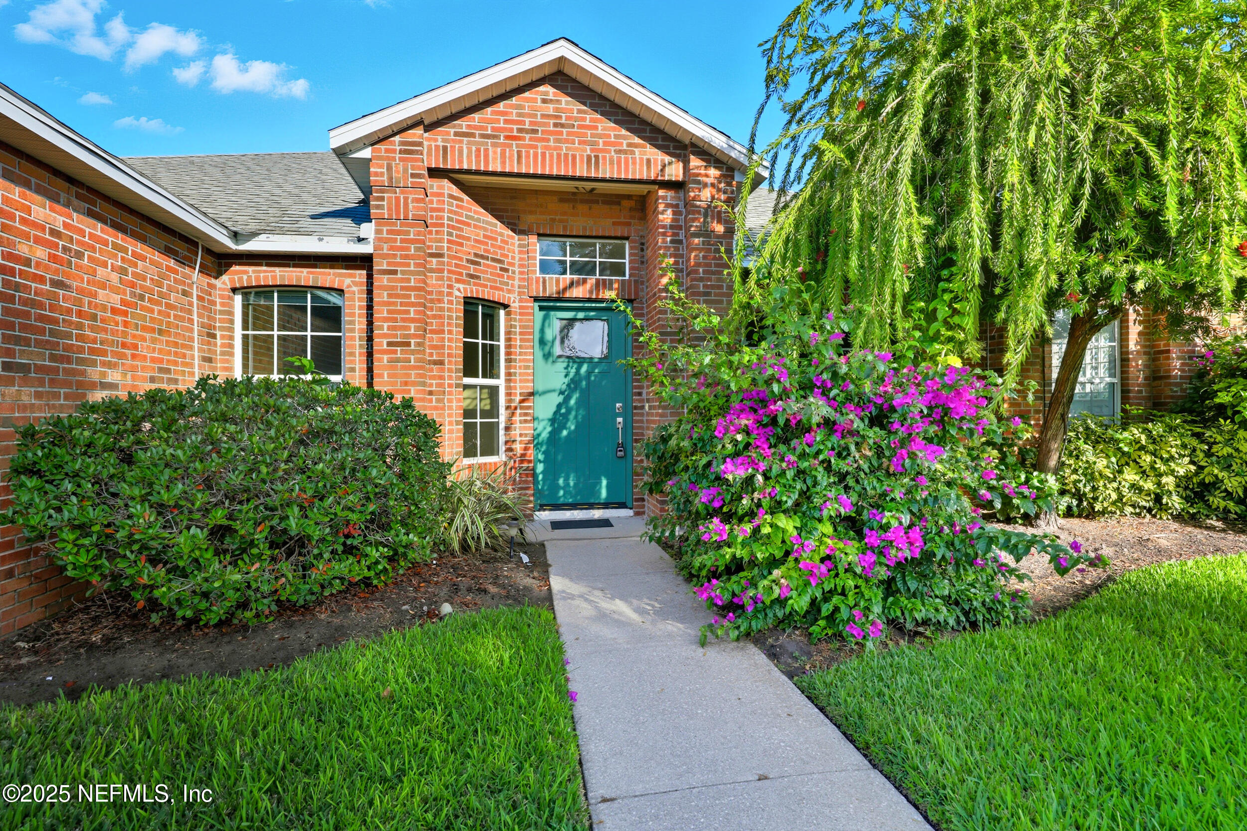 120 SUMMER TREE Court