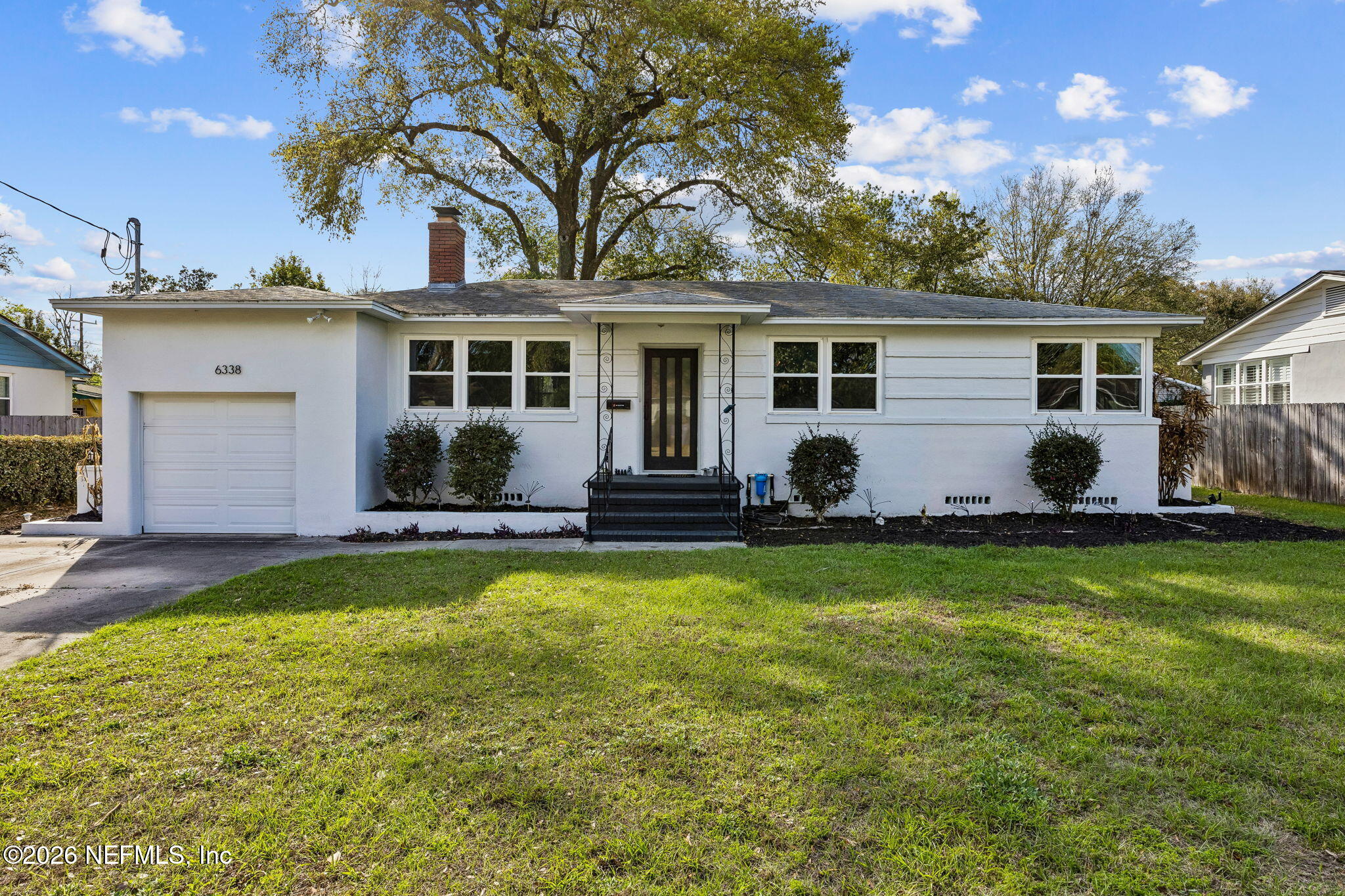 6338 MERCER Circle W