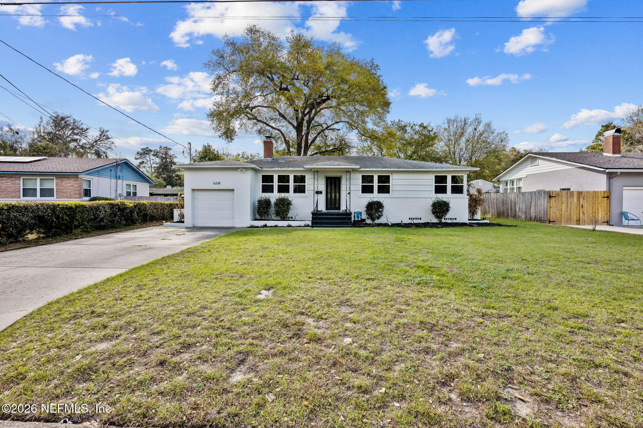 6338 MERCER Circle W