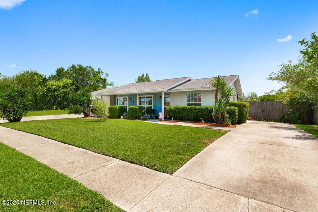 1726 E PAPAYA Drive