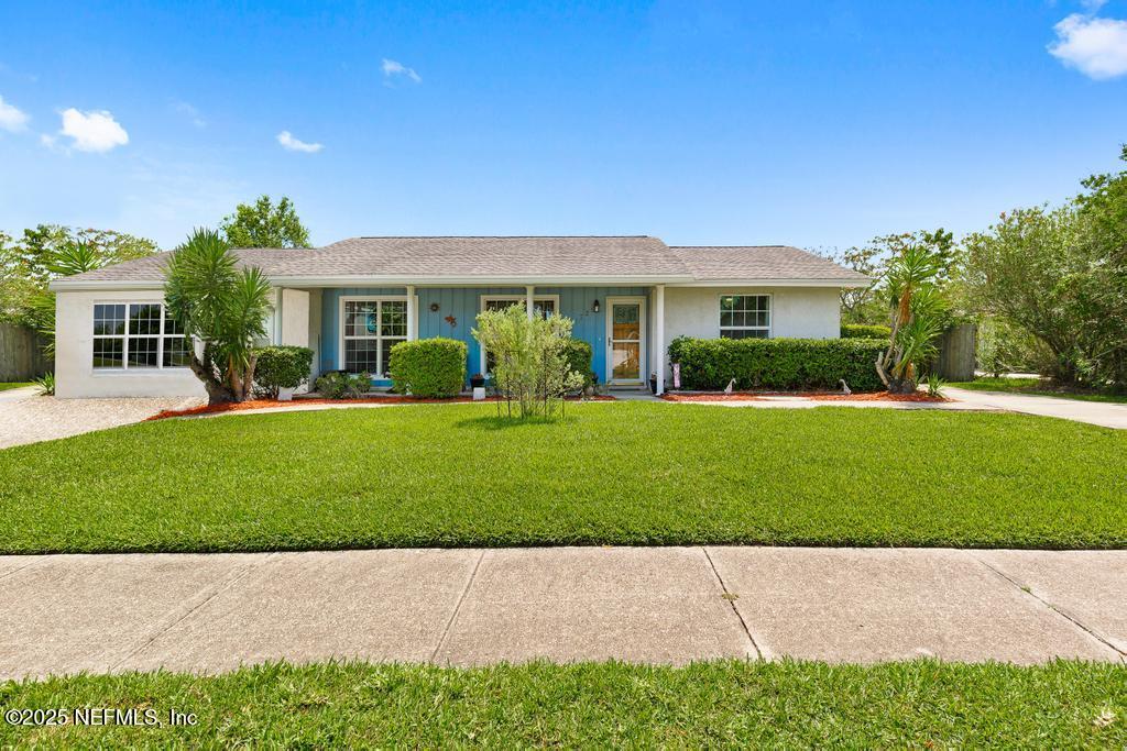 1726 E PAPAYA Drive