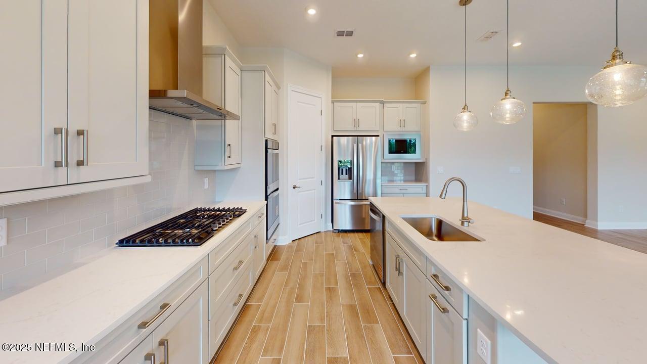 330 PALOMAR Drive