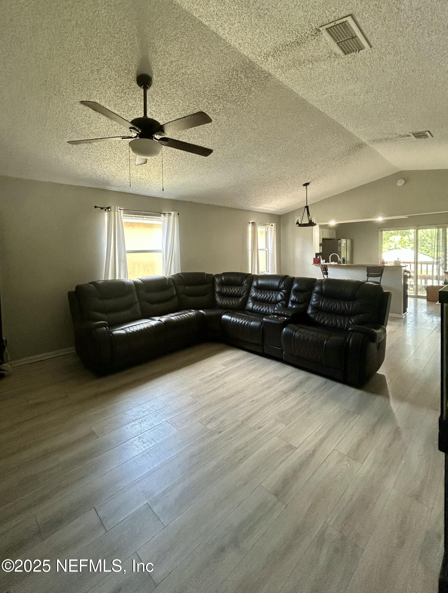 1223 BROOKWOOD FOREST Boulevard