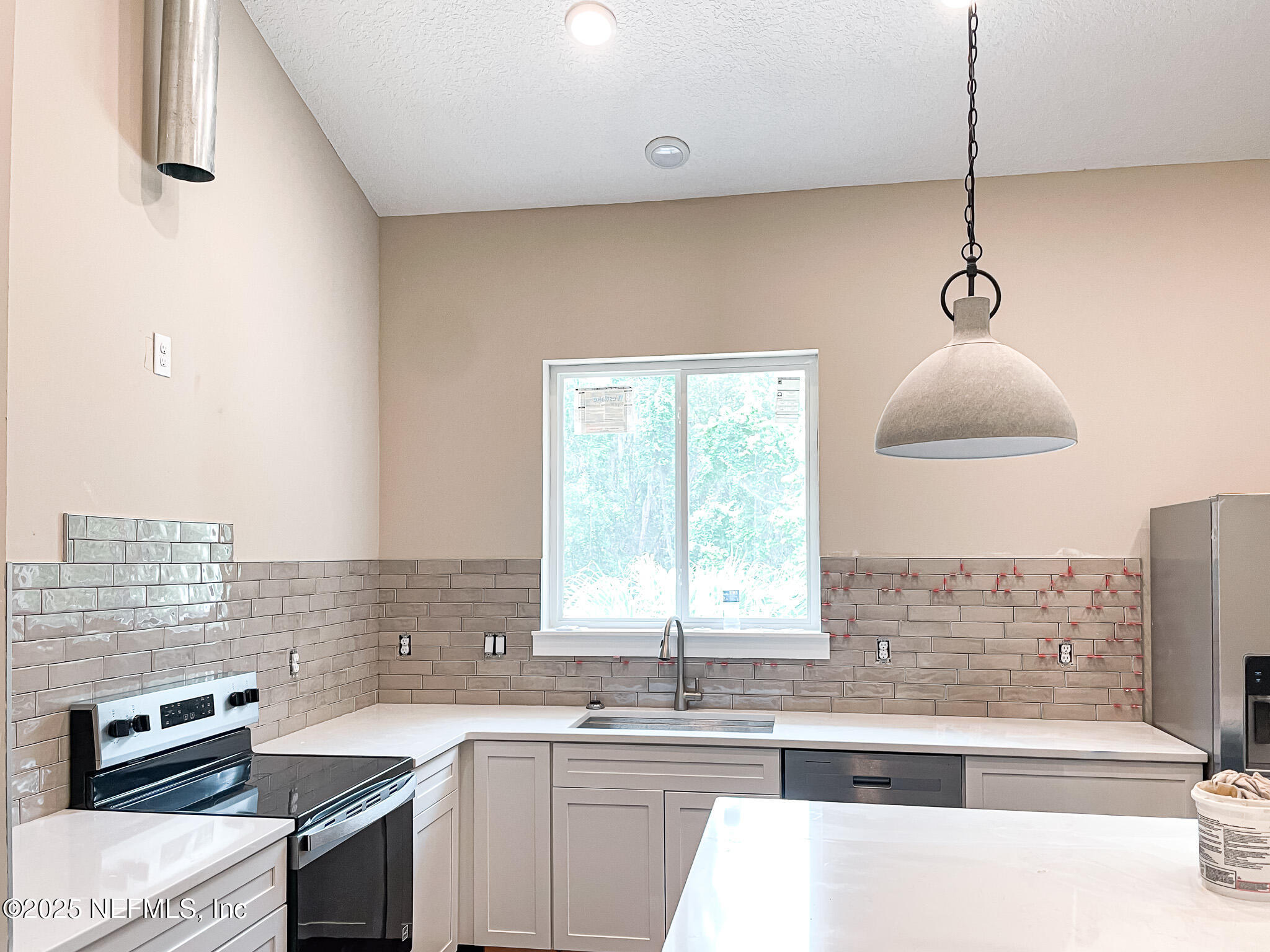 4071 LAZY ACRES Road