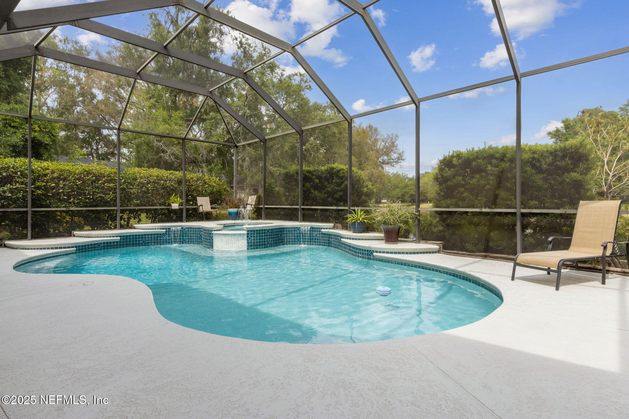 405 CHIPLEY Place W
