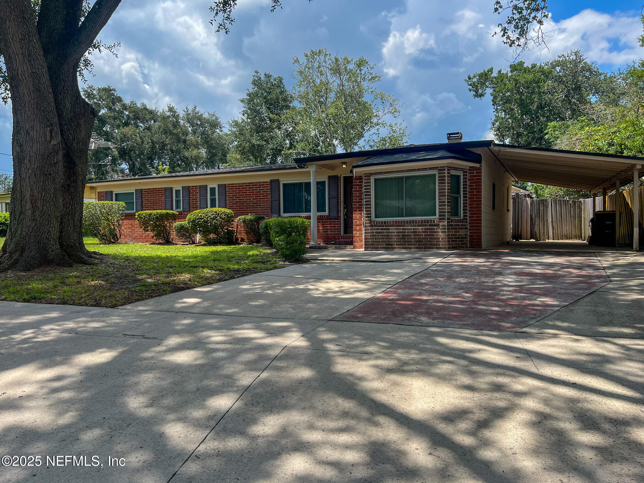 8339 HOLLY HILL Cove