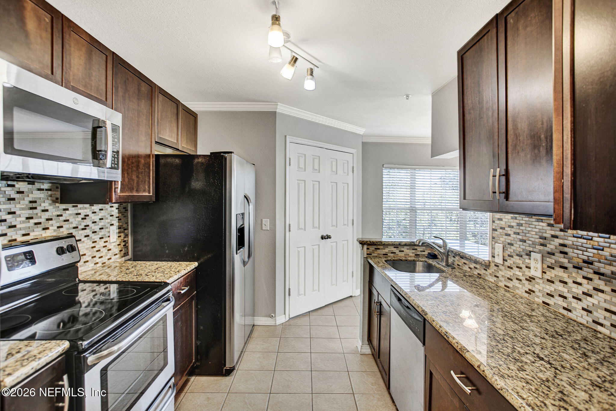 7800 POINT MEADOWS Drive 631