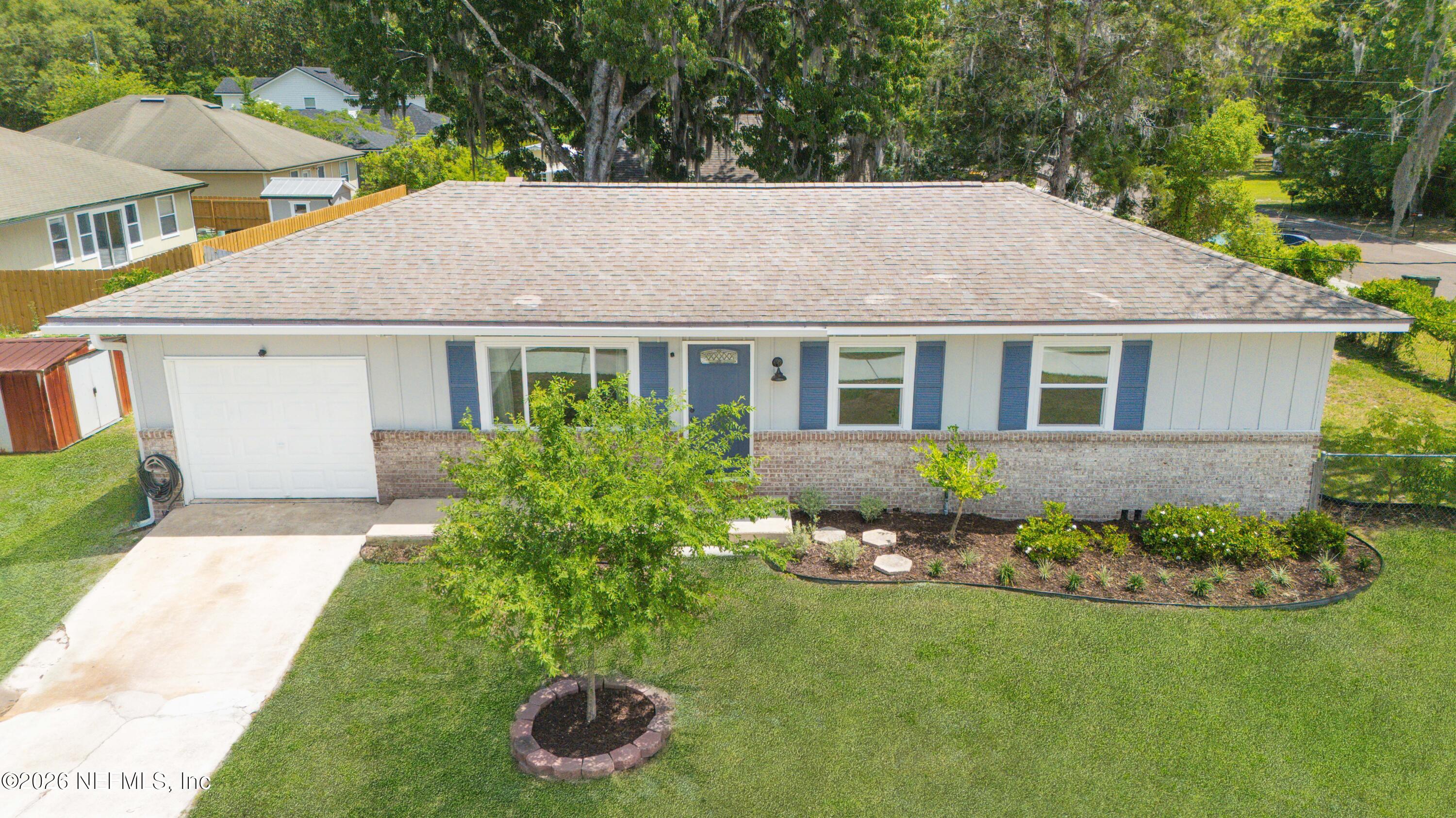 Photo 1 of 31 — 100 N HIGHLAND Avenue, Green Cove Springs, FL 32043