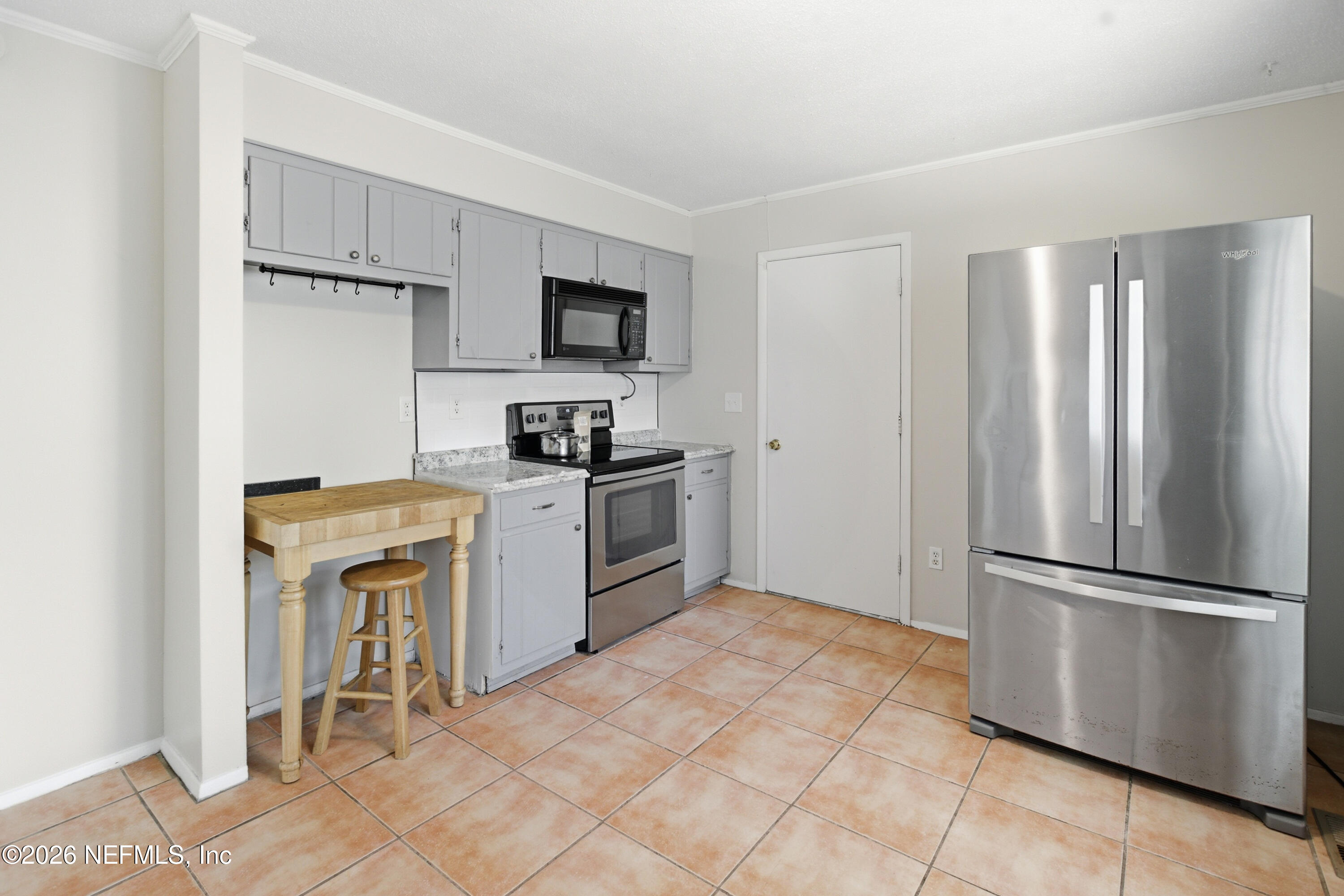 100 N HIGHLAND Avenue