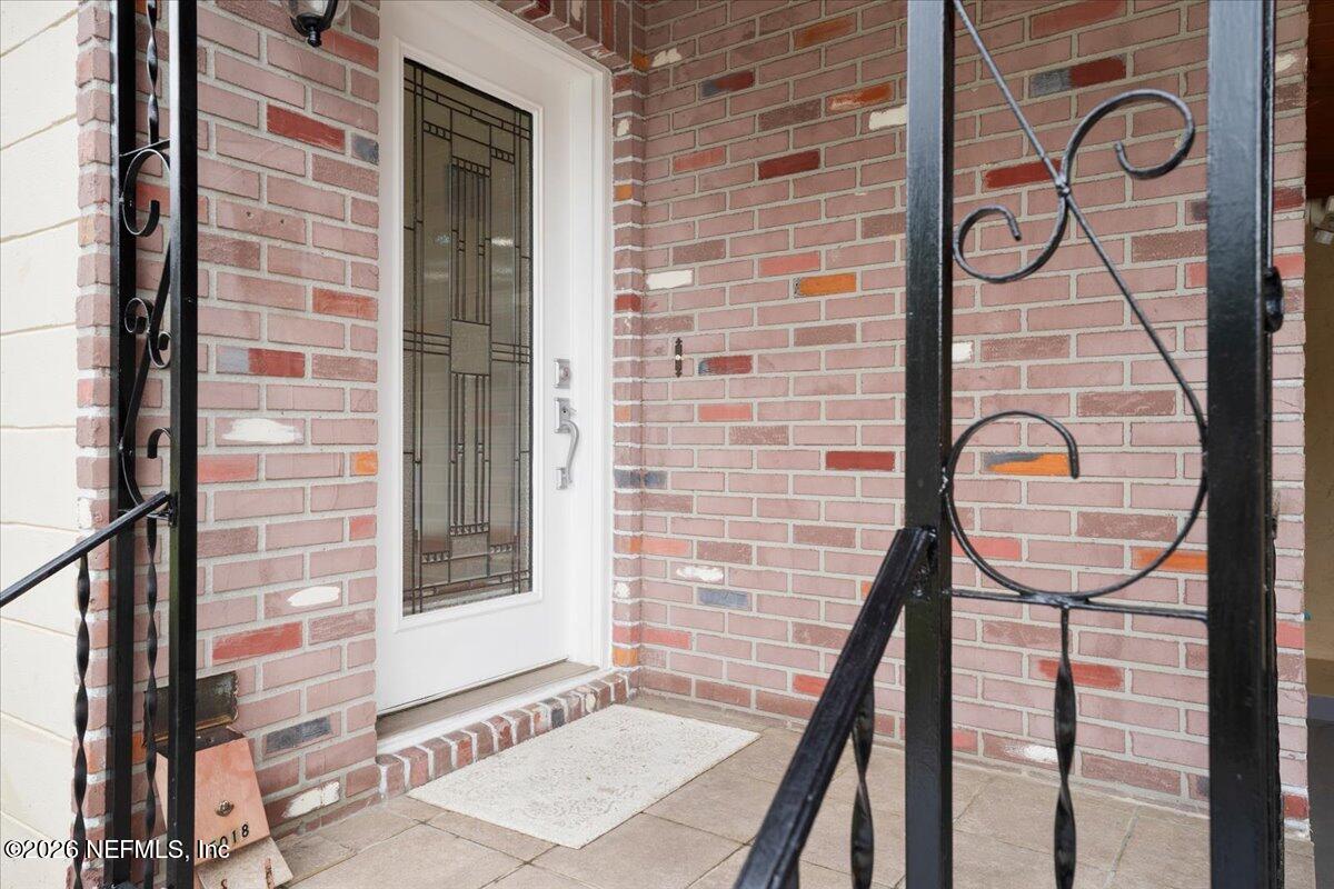 5018 HOMECREST Circle