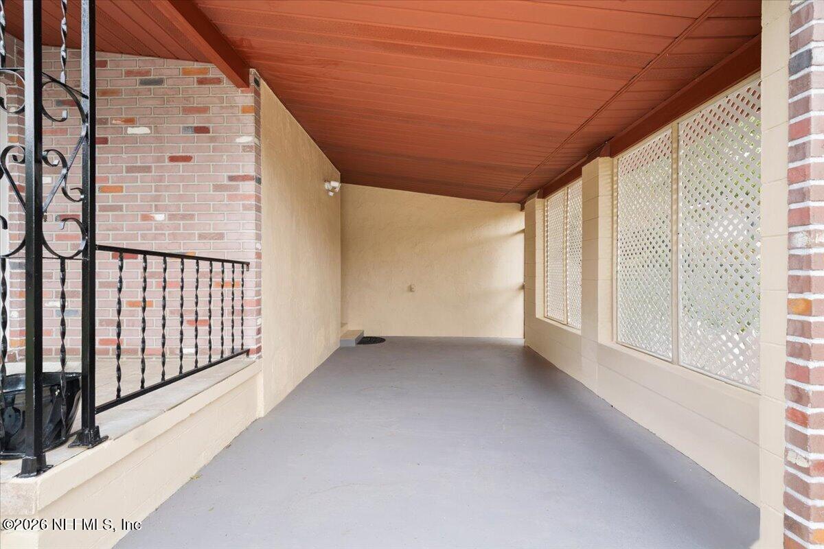 5018 HOMECREST Circle