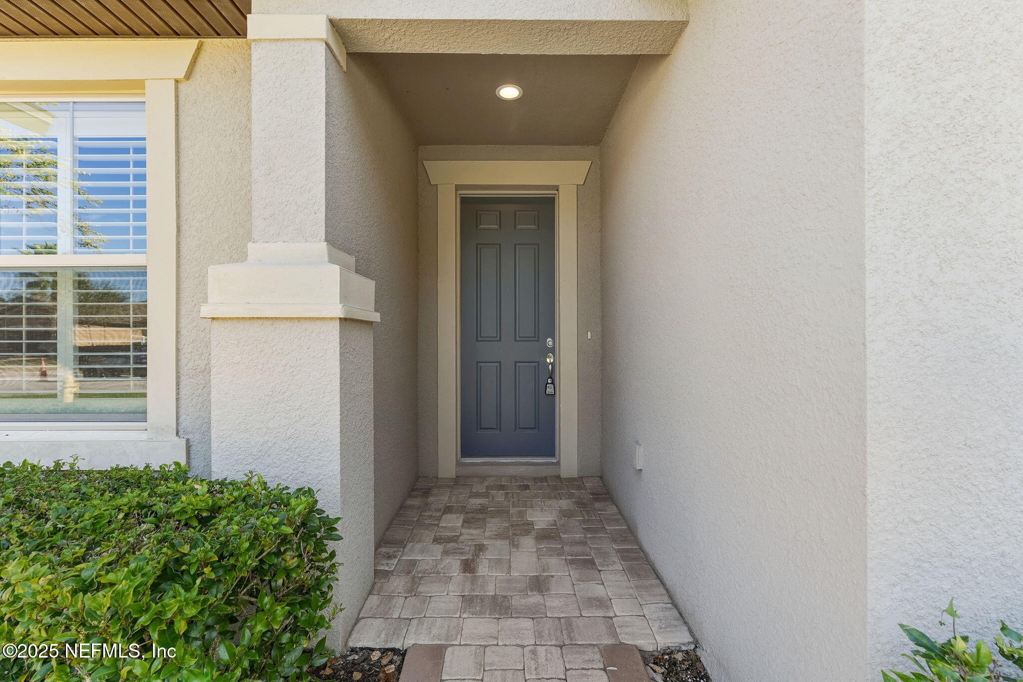 211 LOS ALAMOS Street