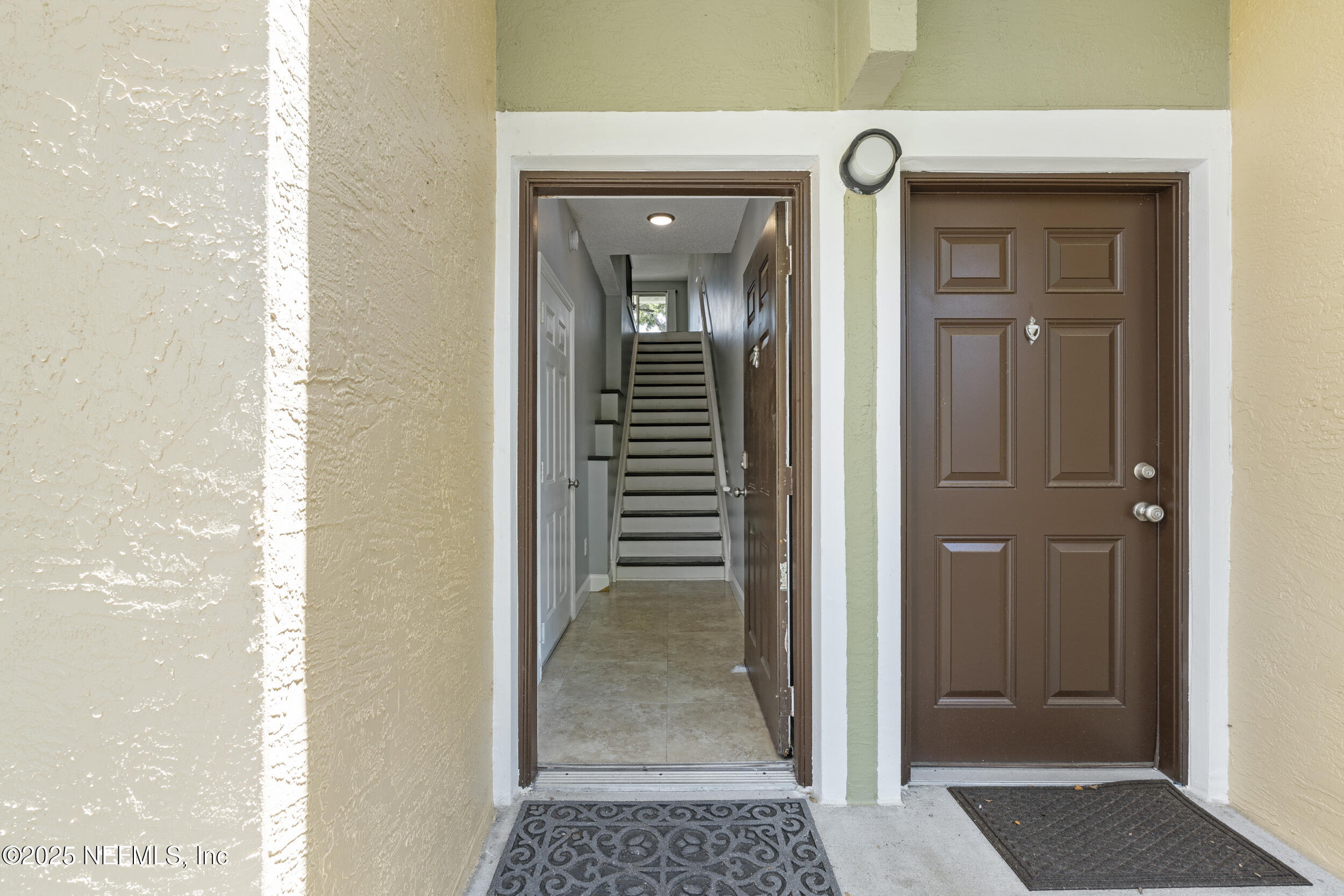 4000 GRANDE VISTA Boulevard 15-106