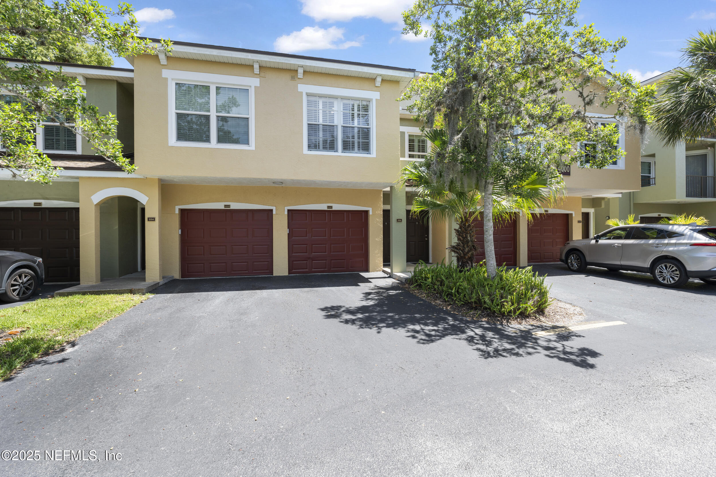 4000 GRANDE VISTA Boulevard 15-106