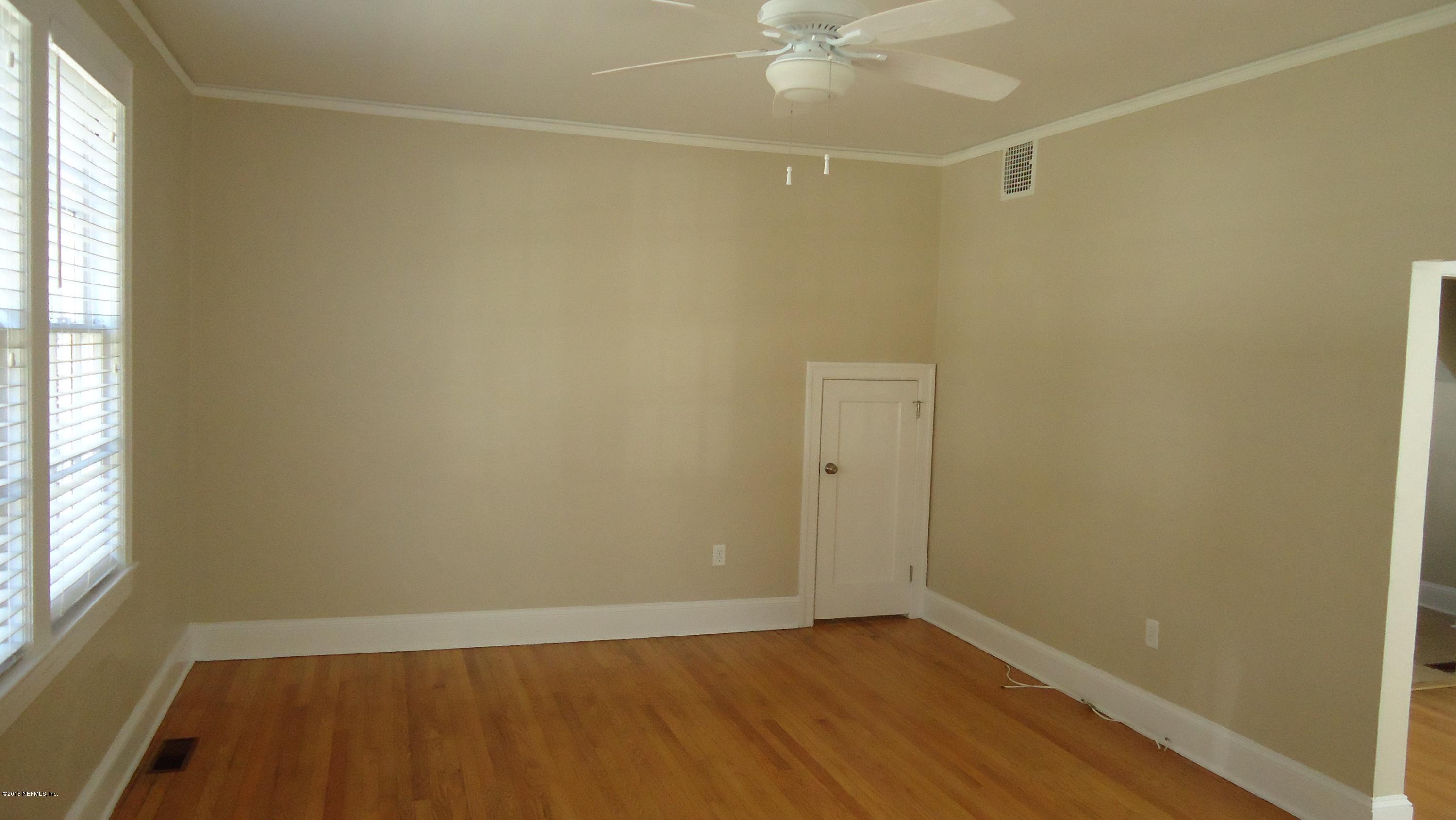2824 HERSCHEL Street