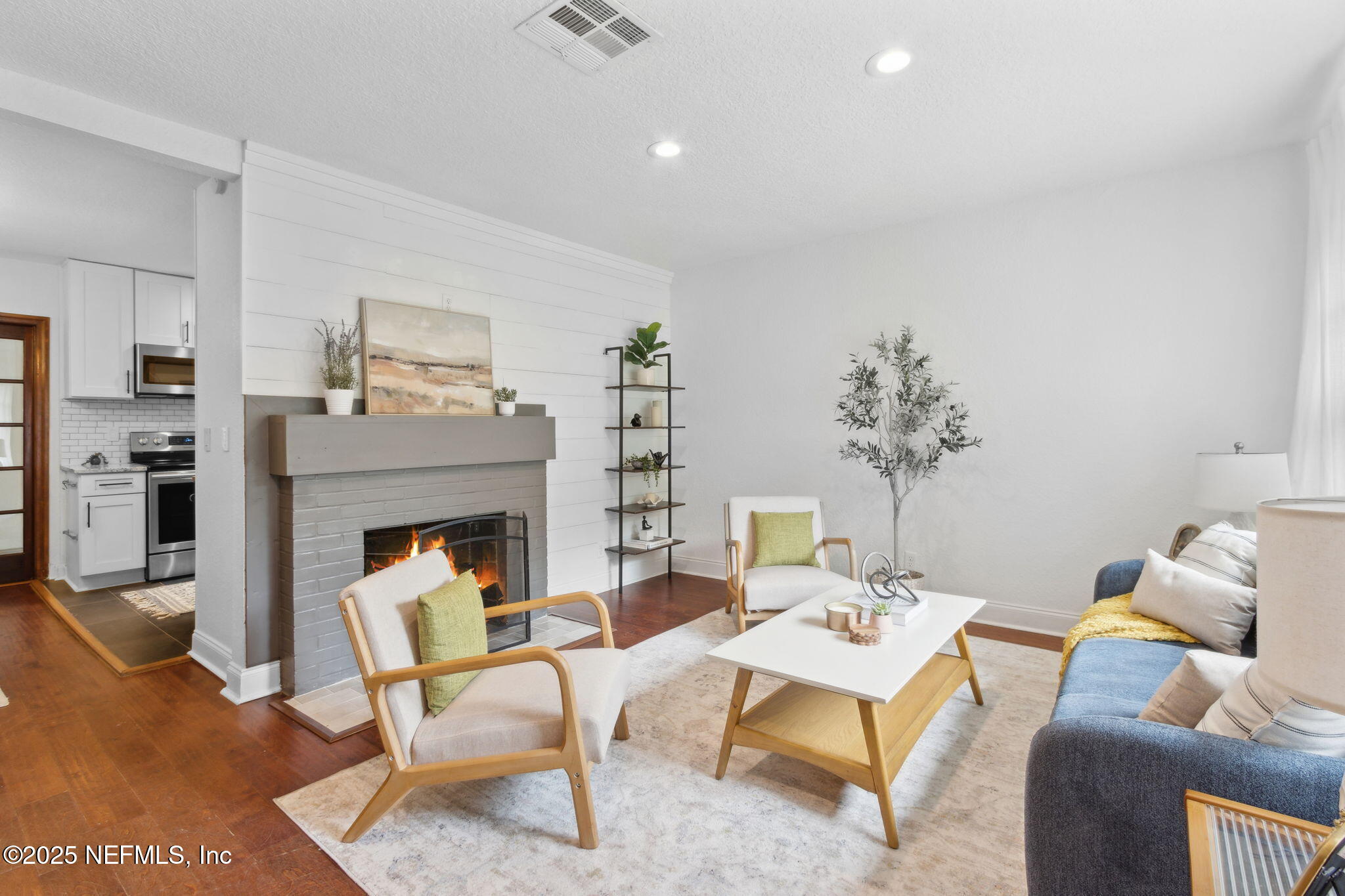 1755 PINEGROVE Avenue