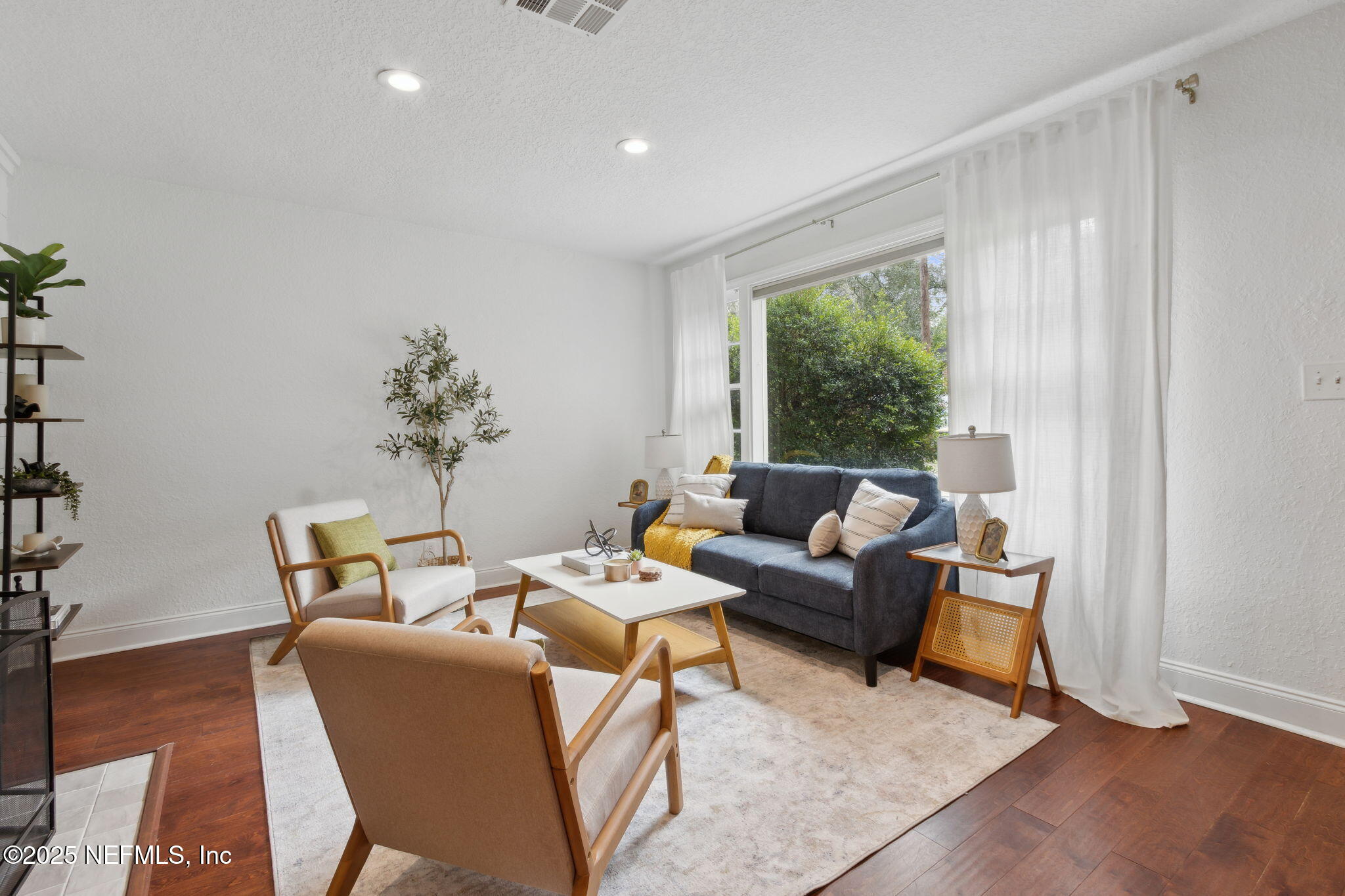 1755 PINEGROVE Avenue