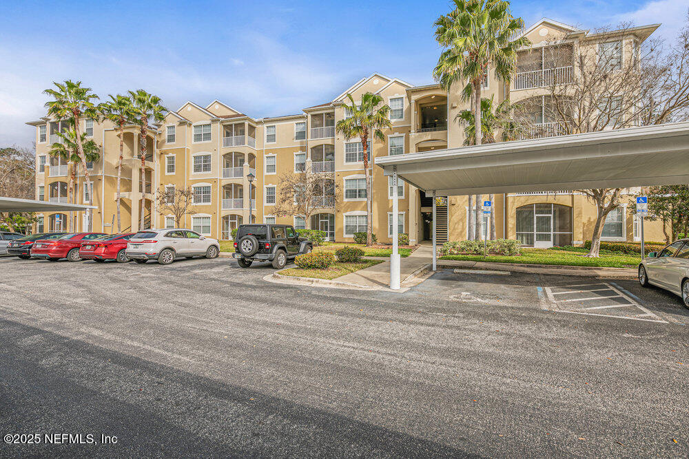 7801 POINT MEADOWS Drive 3209