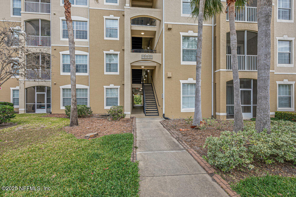 7801 POINT MEADOWS Drive 3209
