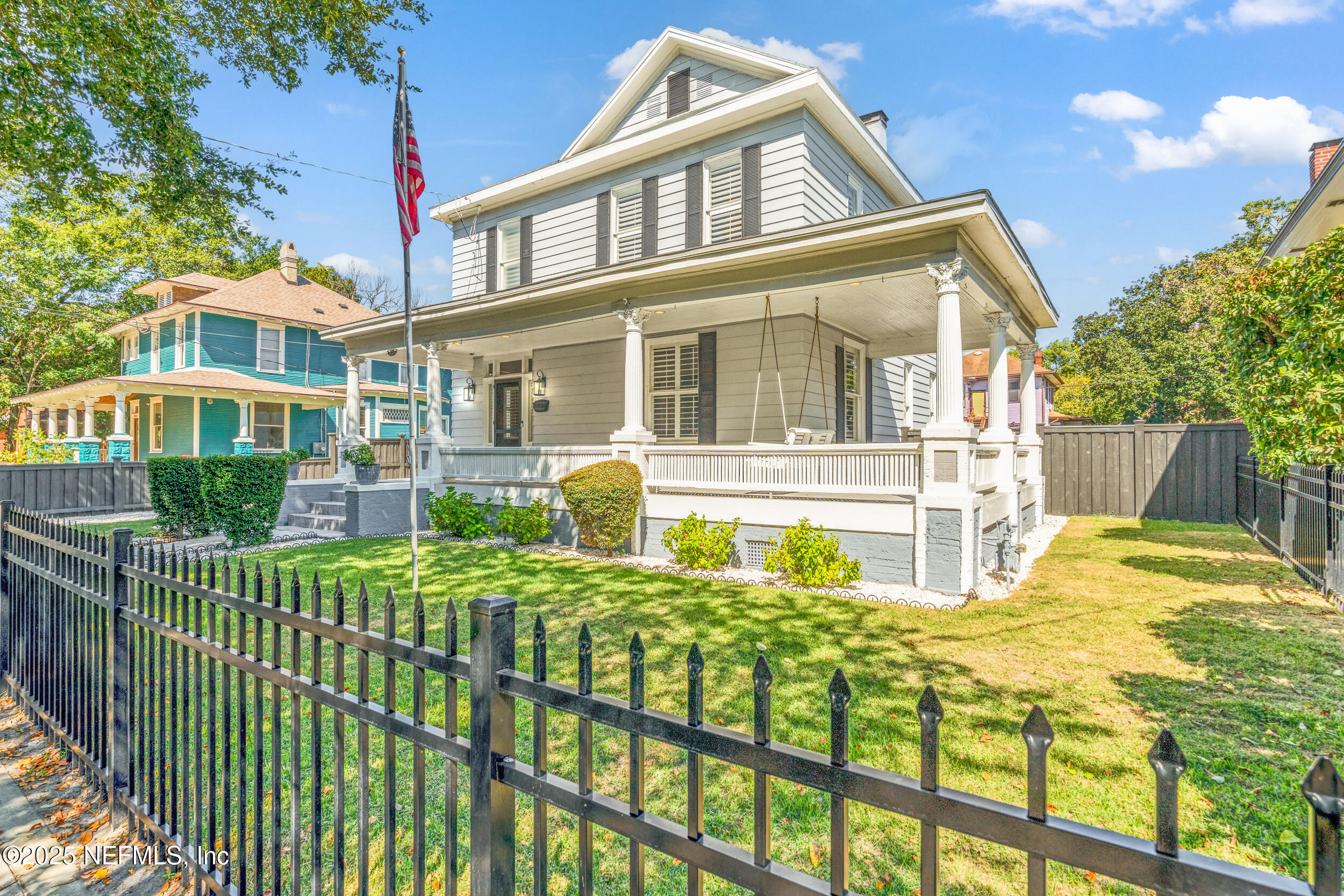 2135 FORBES Street