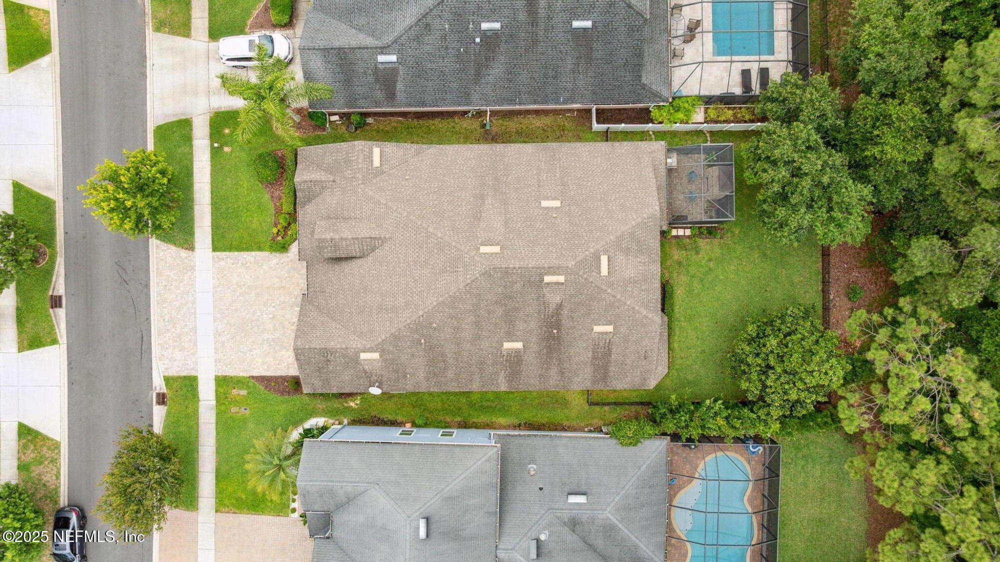 242 HOWLAND Drive