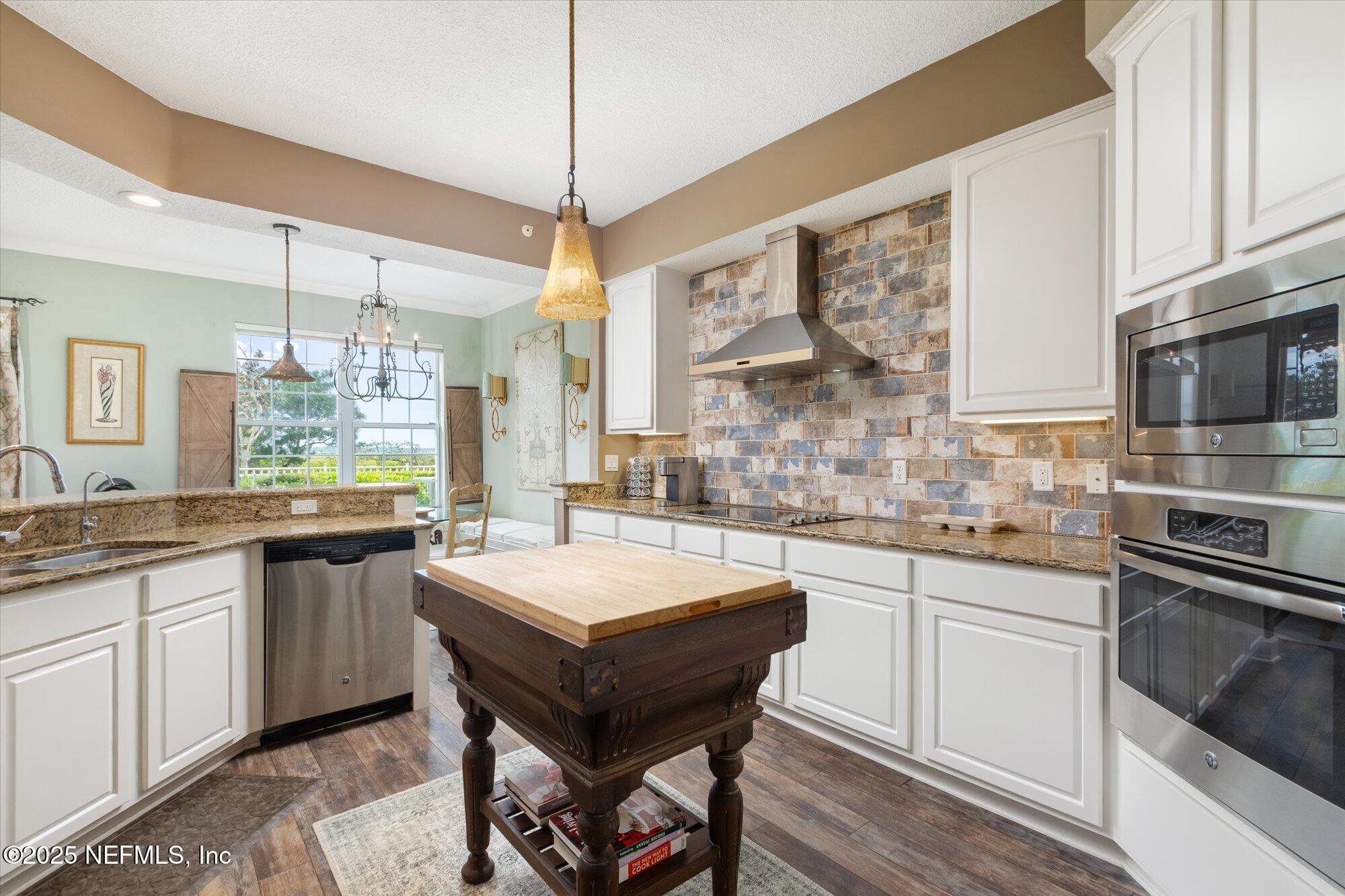 425 N OCEAN GRANDE Drive 105