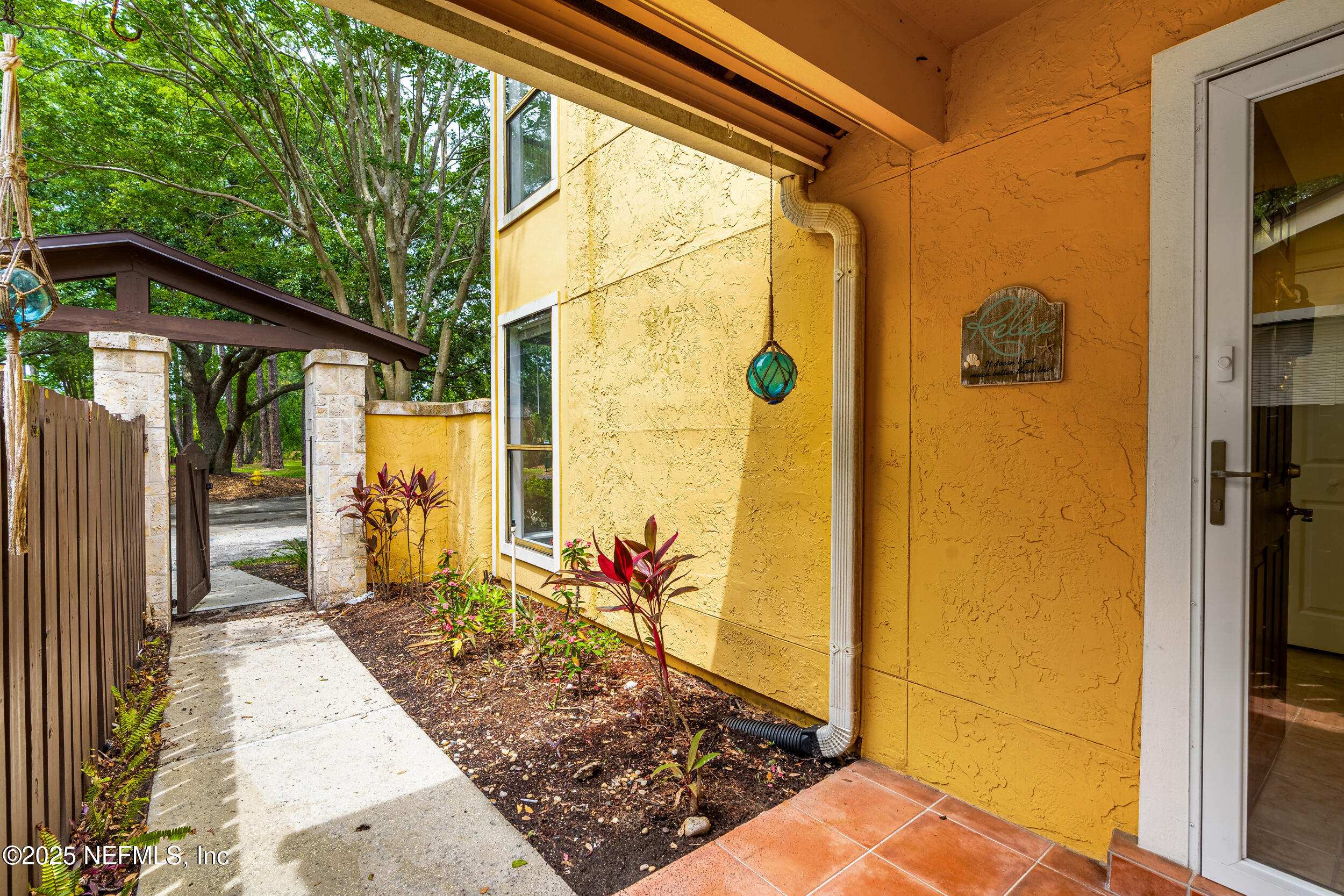 727 DRIFTWOOD CIRCLE Circle