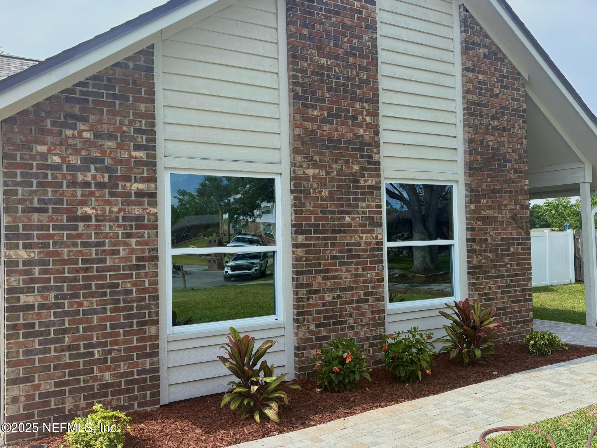 946 CEDAR RIDGE Court