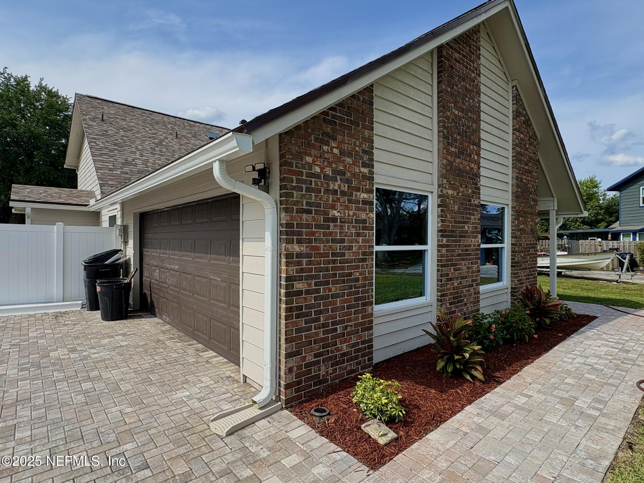 946 CEDAR RIDGE Court