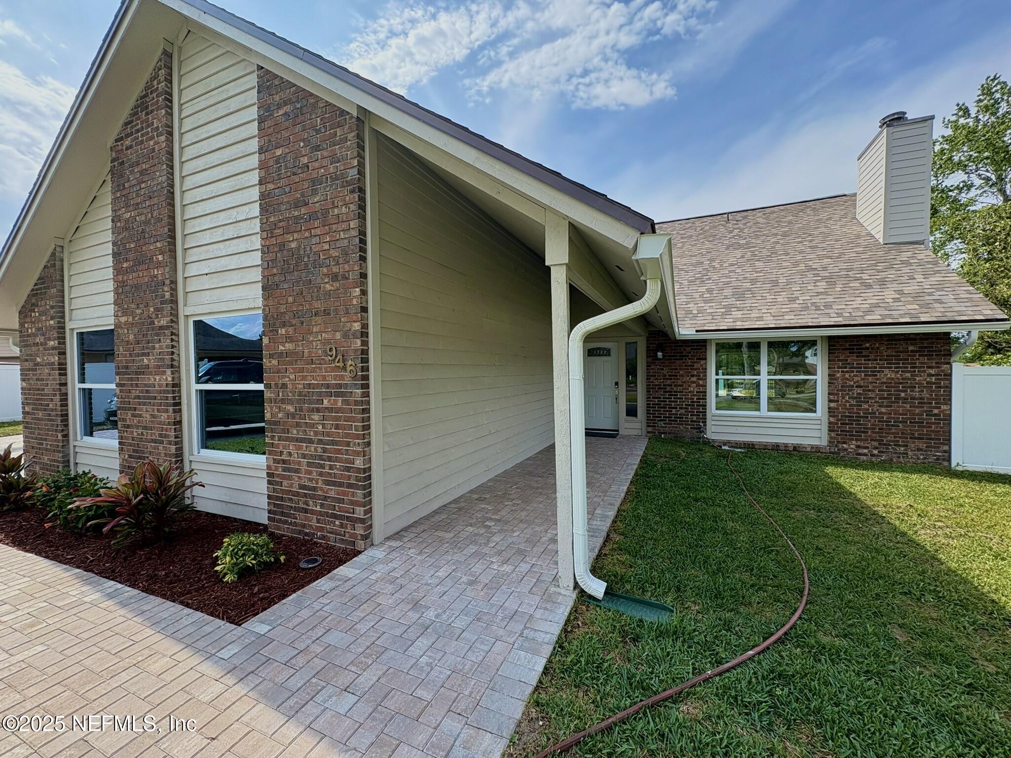 946 CEDAR RIDGE Court