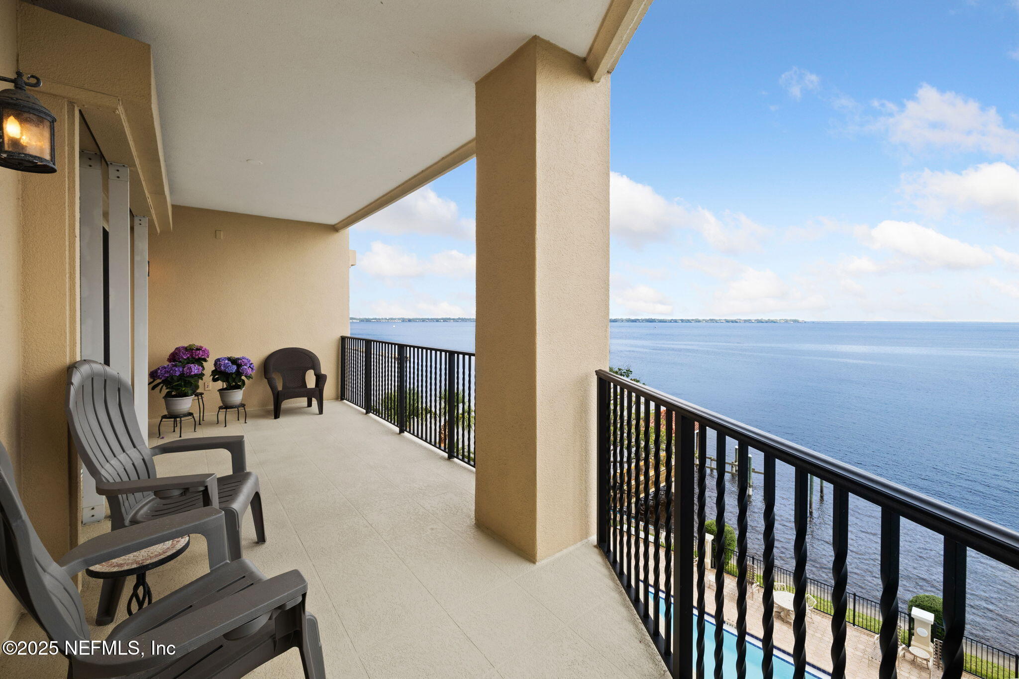 2358 RIVERSIDE Avenue 304