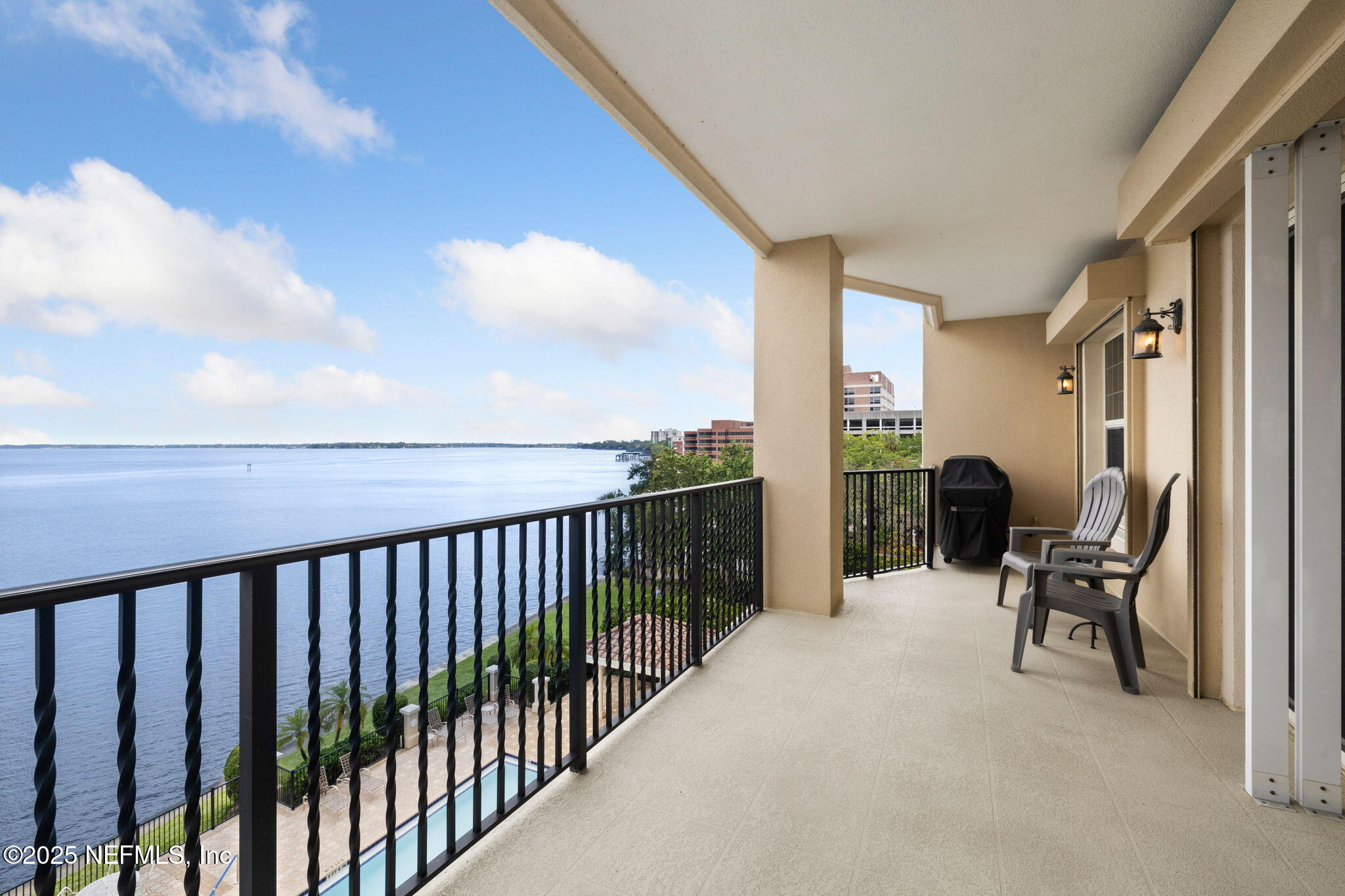 2358 RIVERSIDE Avenue 304