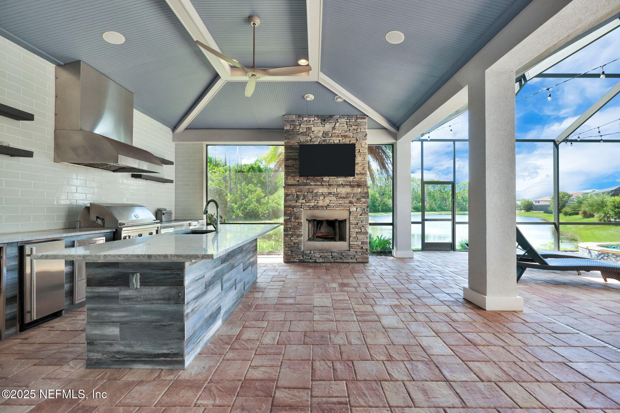 452 DEER VALLEY Drive