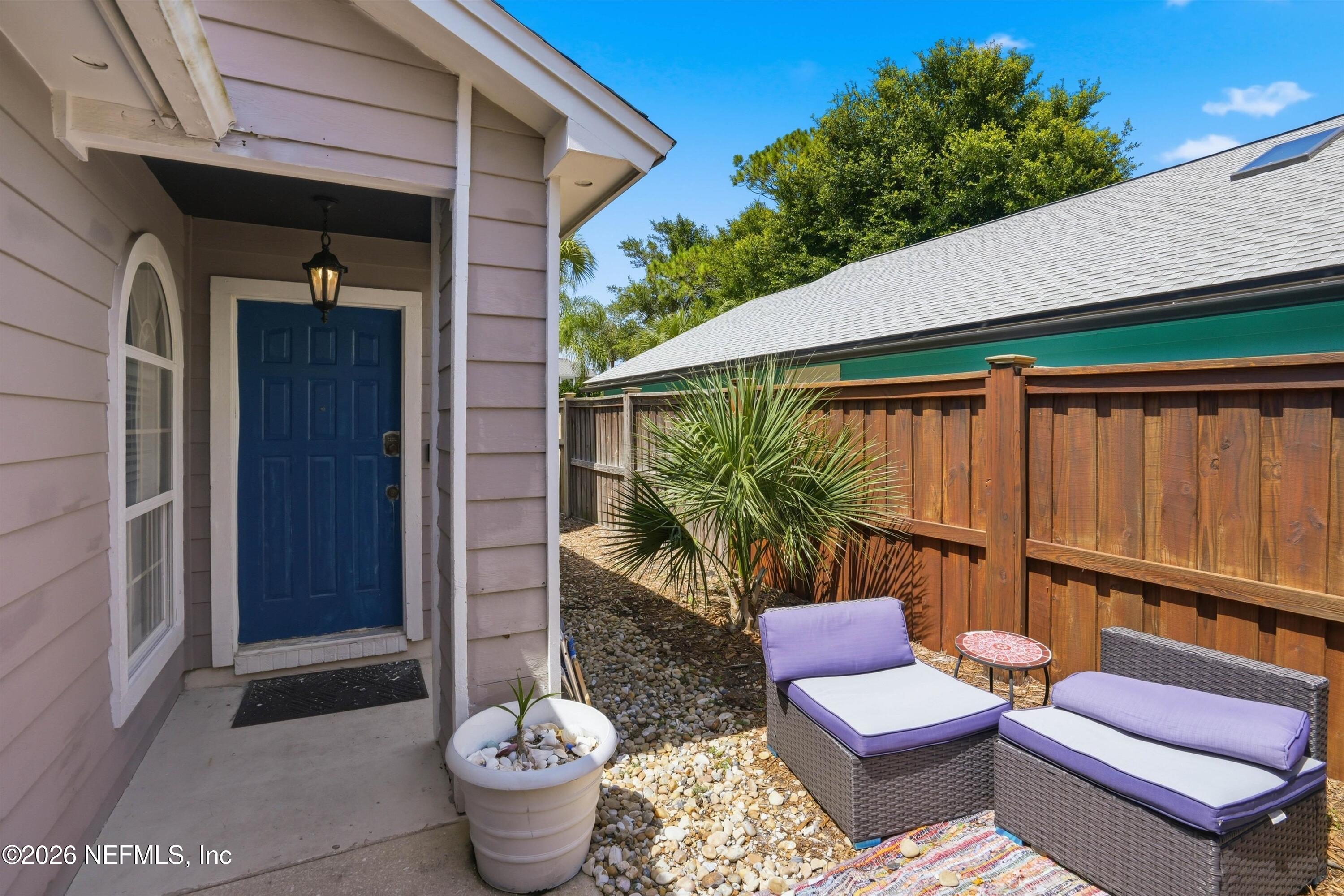 1043 SEABREEZE Avenue