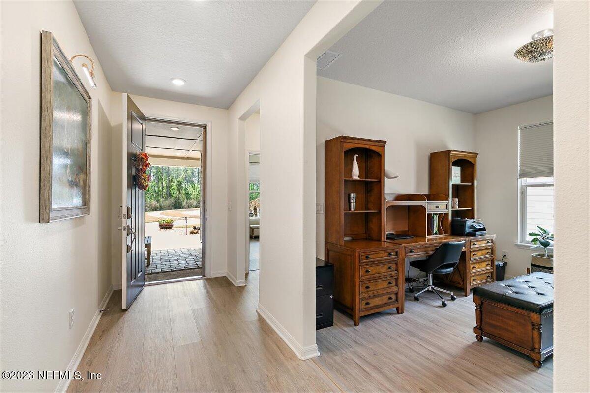 131 LANTERN POST Way