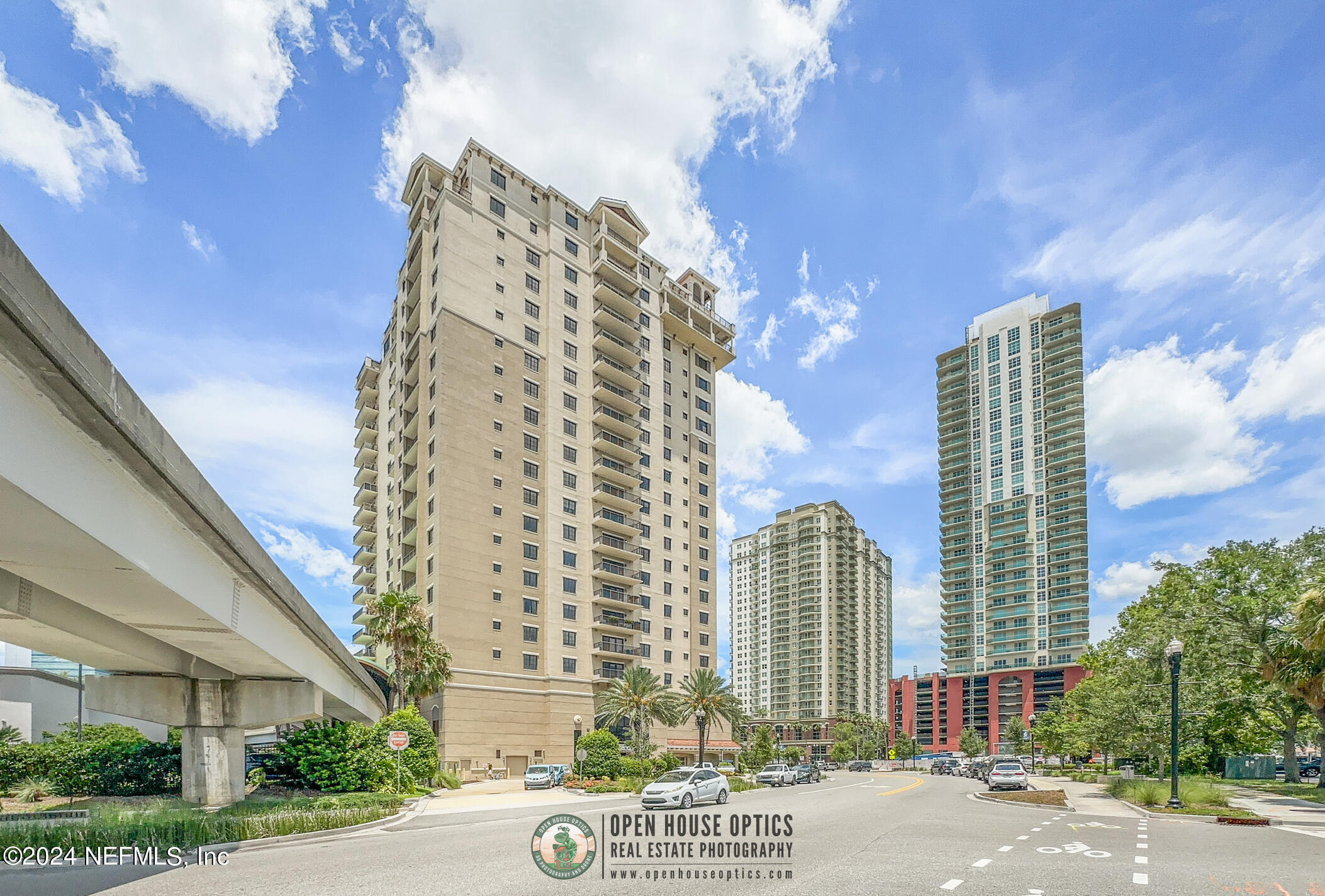 View Jacksonville, FL 32207 condo