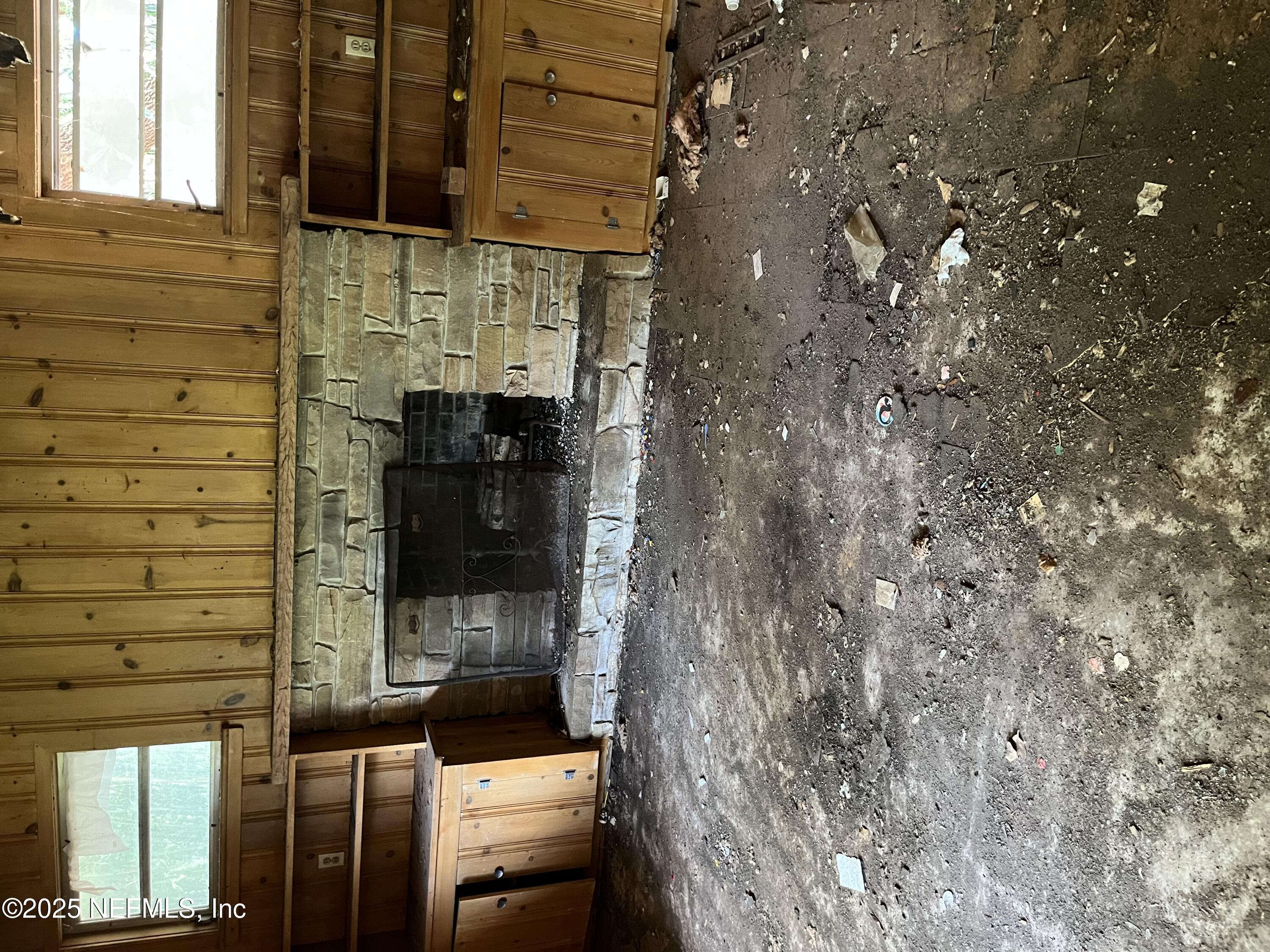 10135 LAKEVIEW Road W