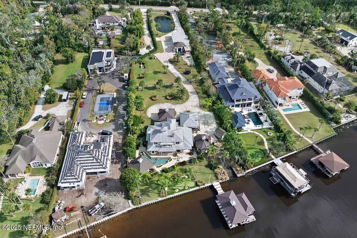 301 ROSCOE Boulevard S