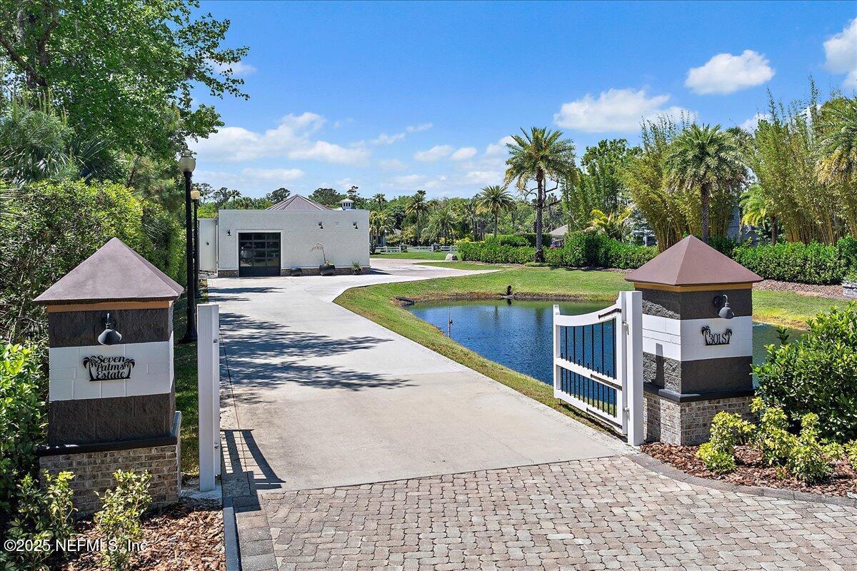 301 ROSCOE Boulevard S