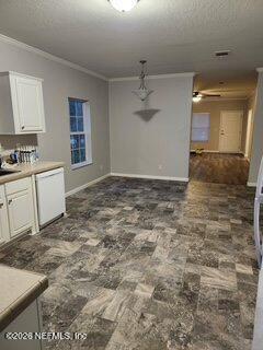 301 E COCHRAN Avenue