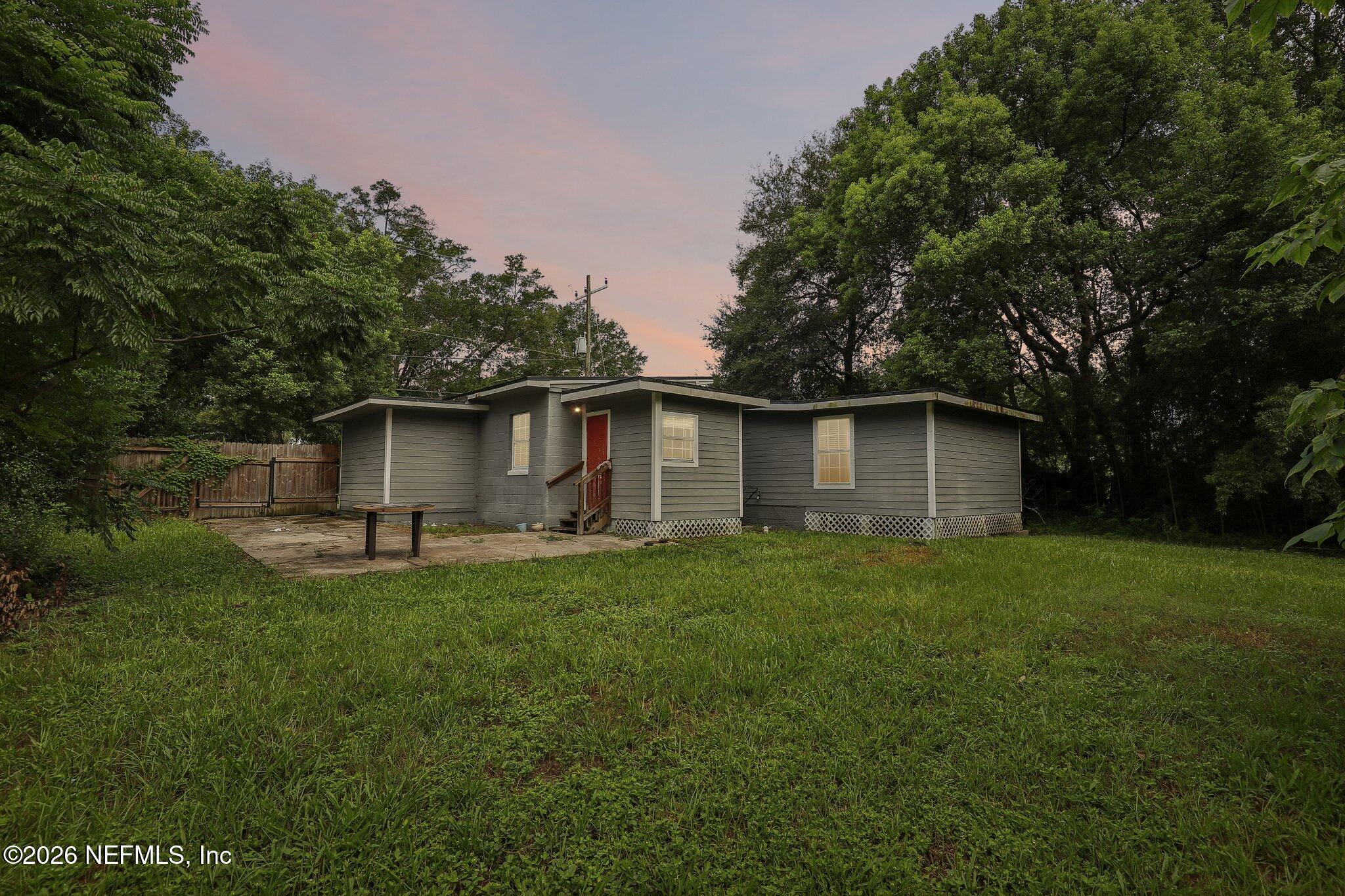 4009 EVE Drive E