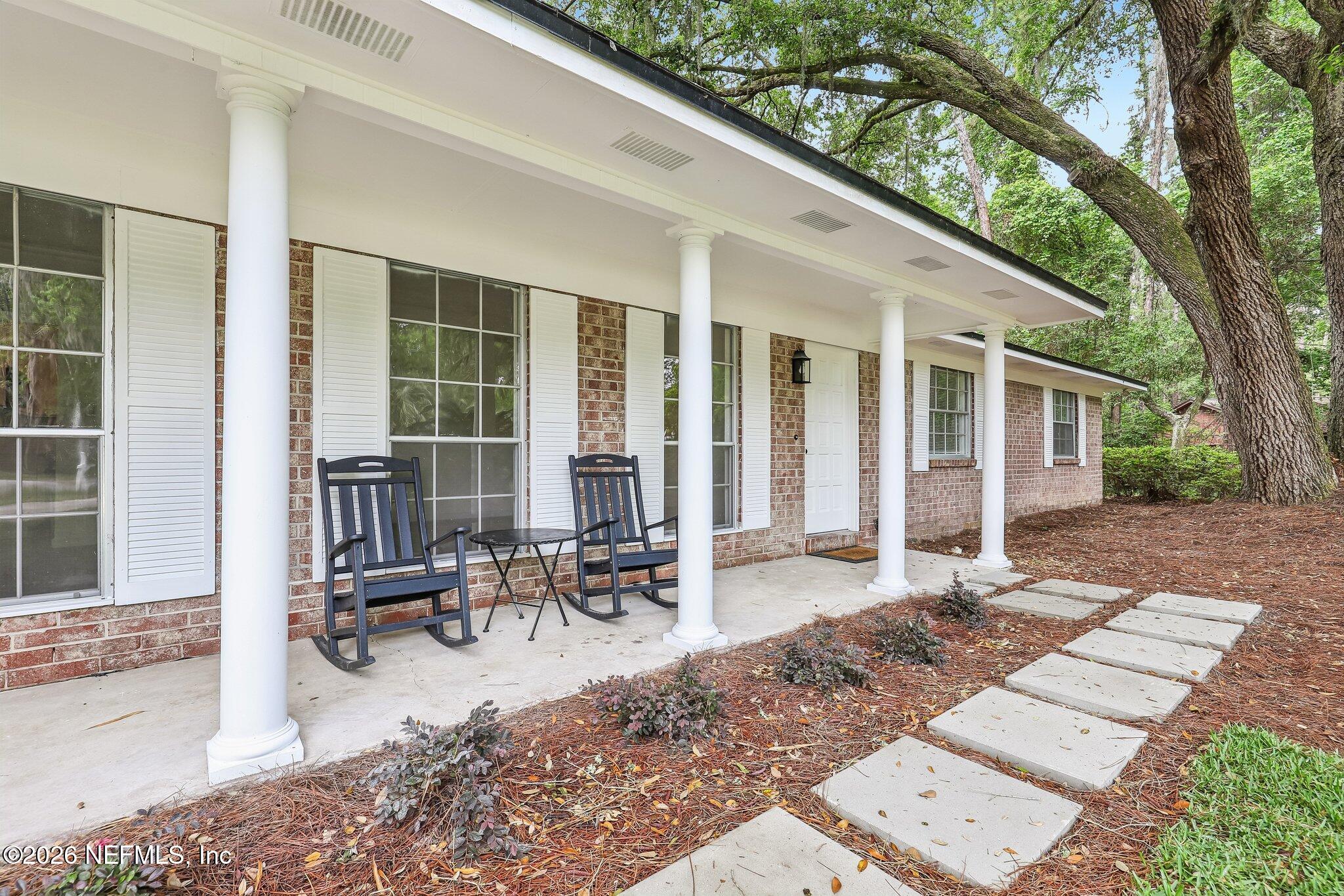1315 RIVER Court
